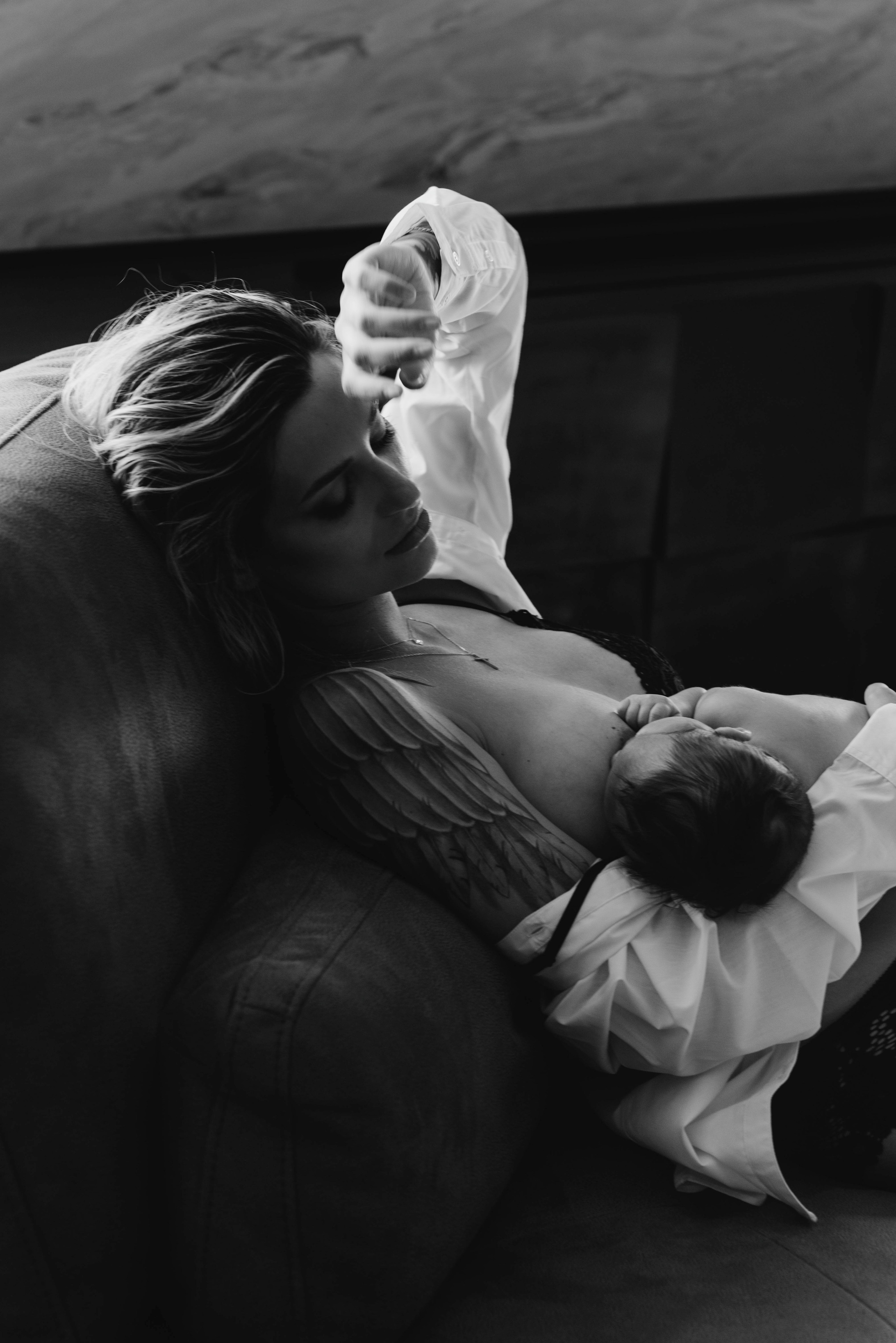 Фотосессия беременных в Санкт-Петербурге. Профессиональный фотограф беременности в СПБ. Стильные фотосессии беременности в стиле минимализм и классическая фотография