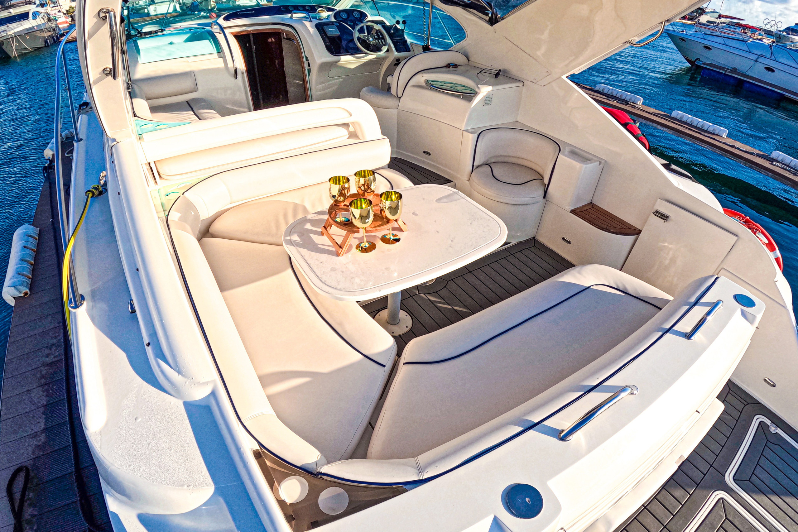 Катер Эклипс Аренда Яхты в Сочи Яхтанаморе YACHTNAMORE YACHTANAMORE