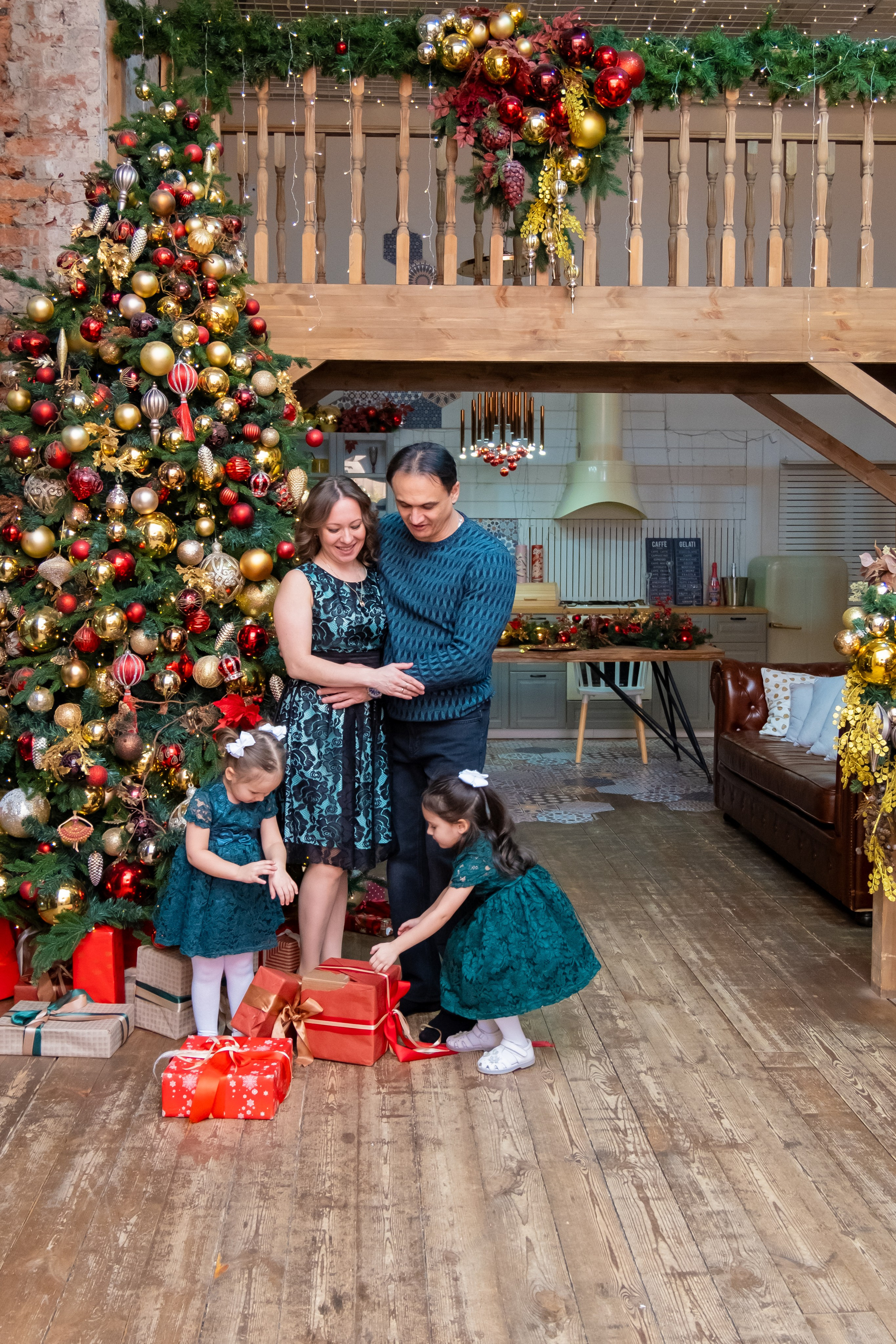 Новогодняя фотосессия в студии. Профессиональный фотограф в Москве и Одинцово Родика Архип