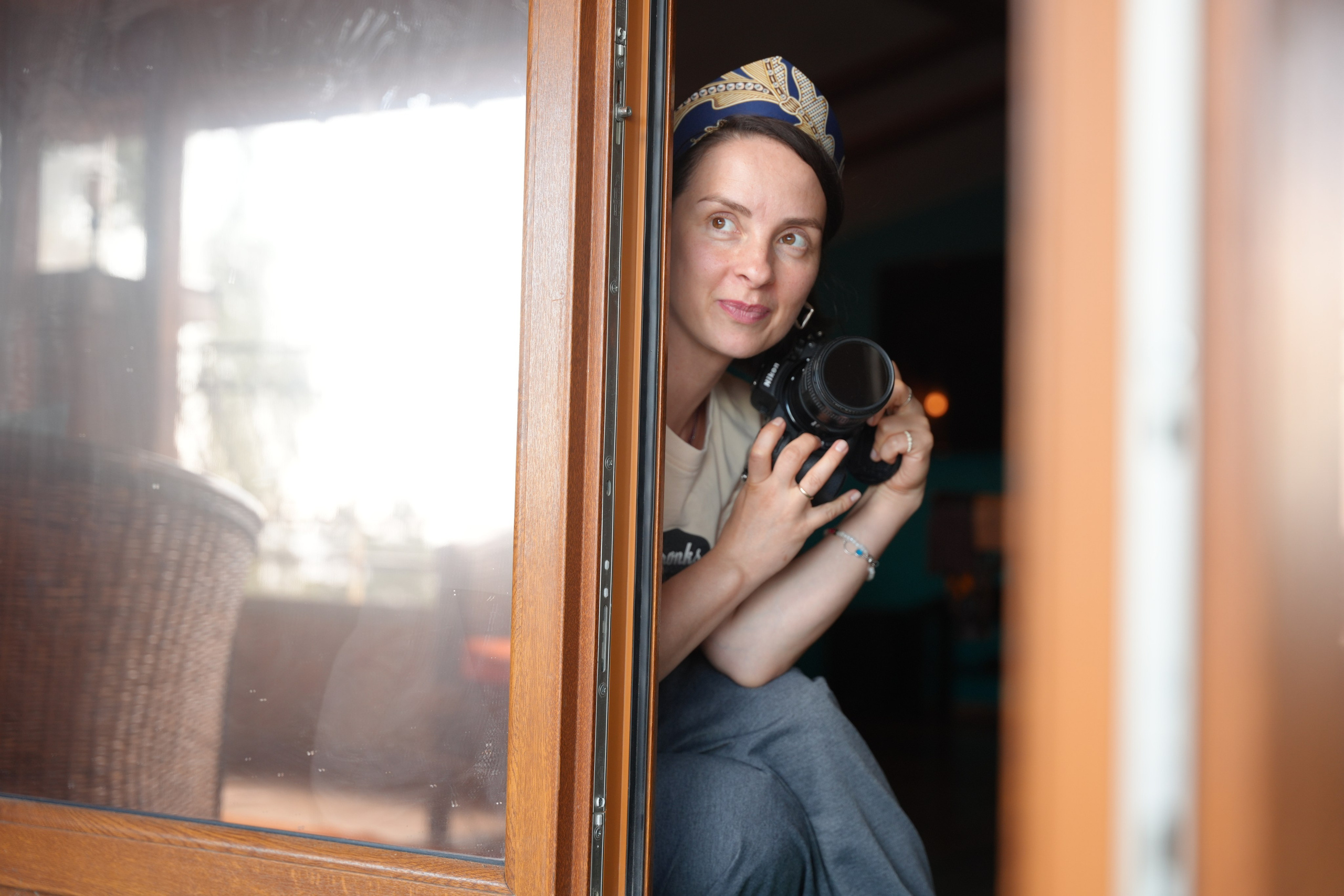 #backstage со съёмок команды в загородном доме. Портретный фотограф в Санкт-Петербурге Дмитриева Наталия