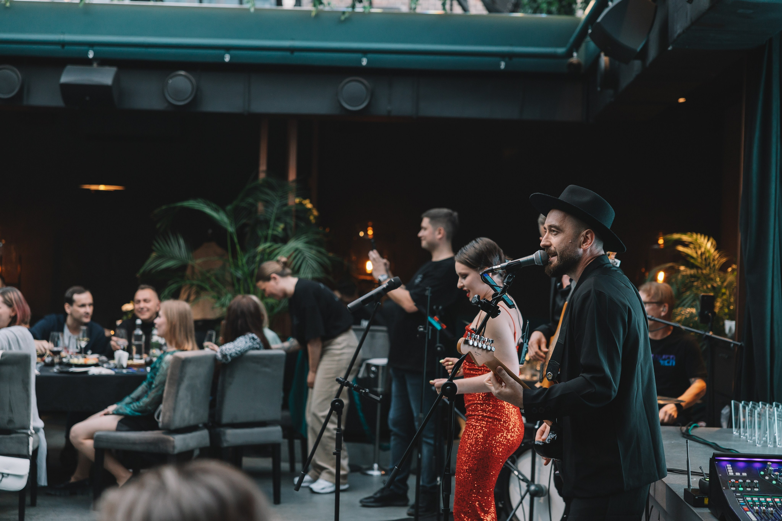 Репортажный фотограф на корпоратив, день рождения и другие мороприятия. Свадебный фотограф в Москве — Оскар Гелманов