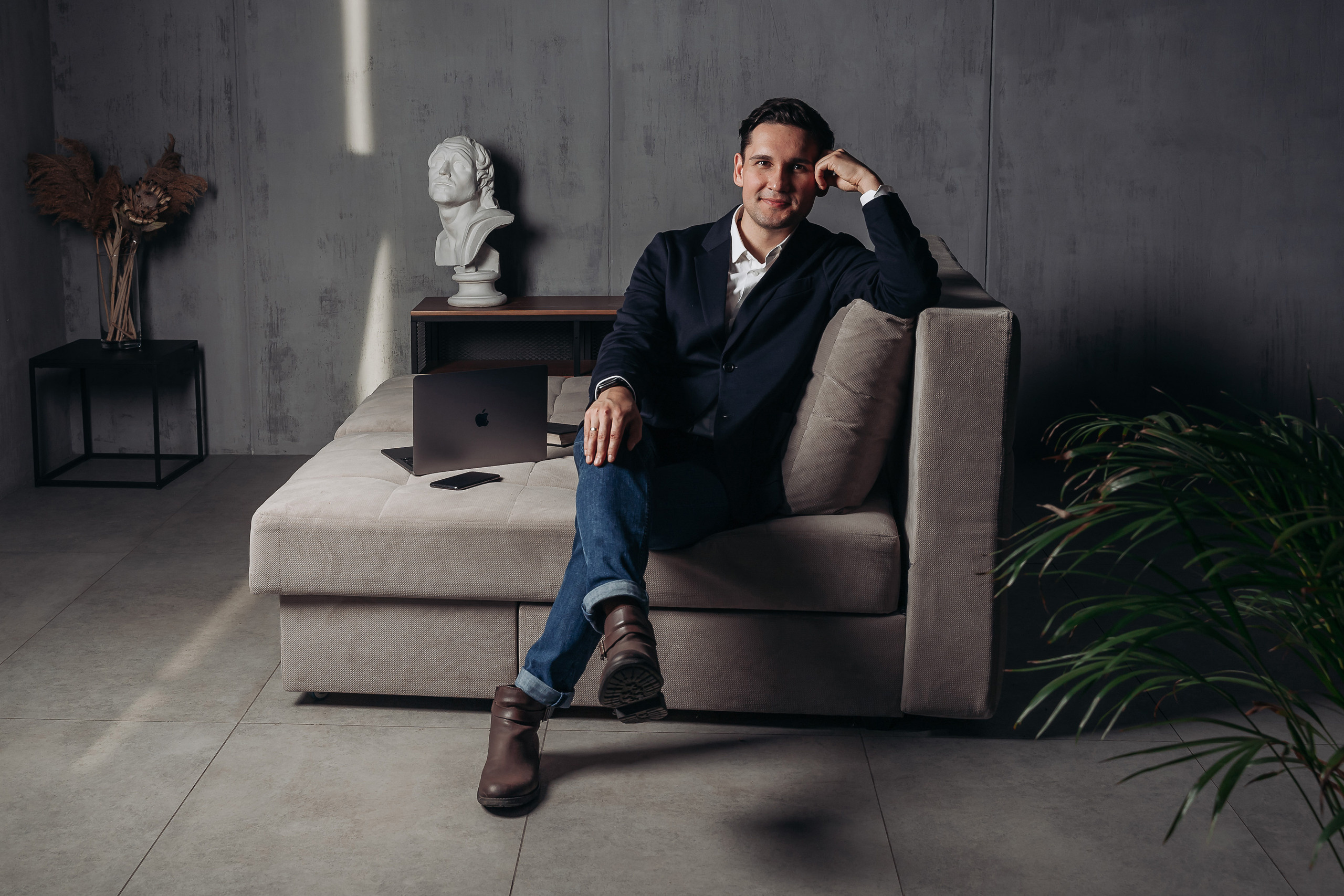 Бизнес фотосессия для мужчины в Москве