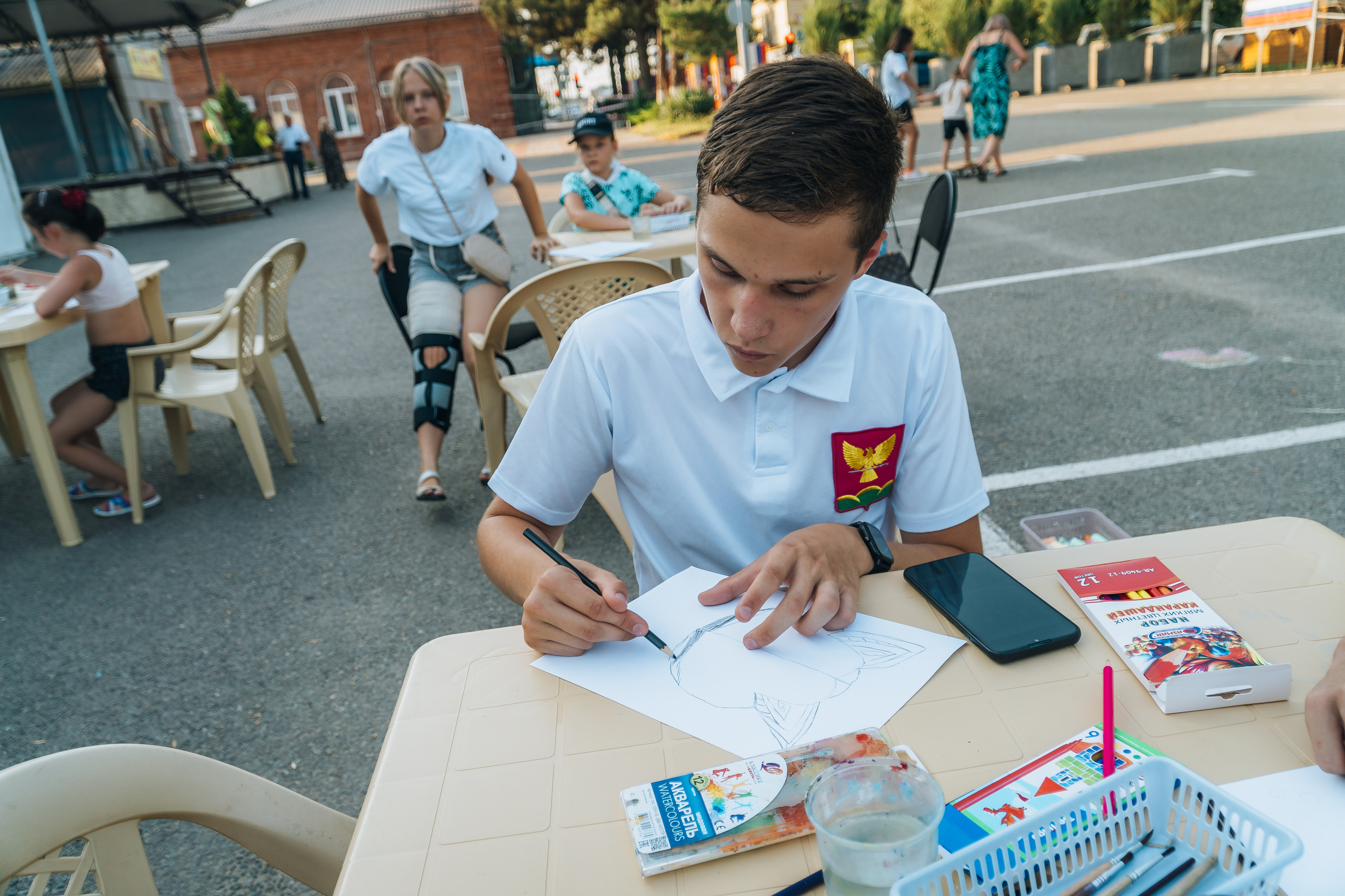 Фестиваль рисунков «Братья наши меньшие». Новотитаровский Дом культуры