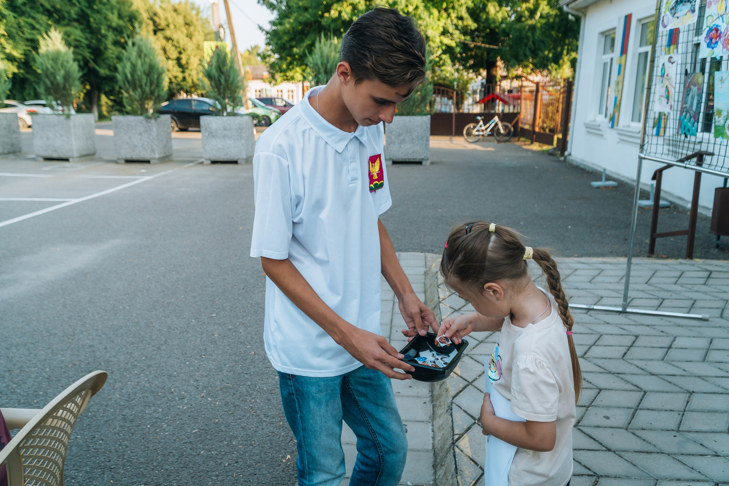 Фестиваль рисунков «Братья наши меньшие». Новотитаровский Дом культуры