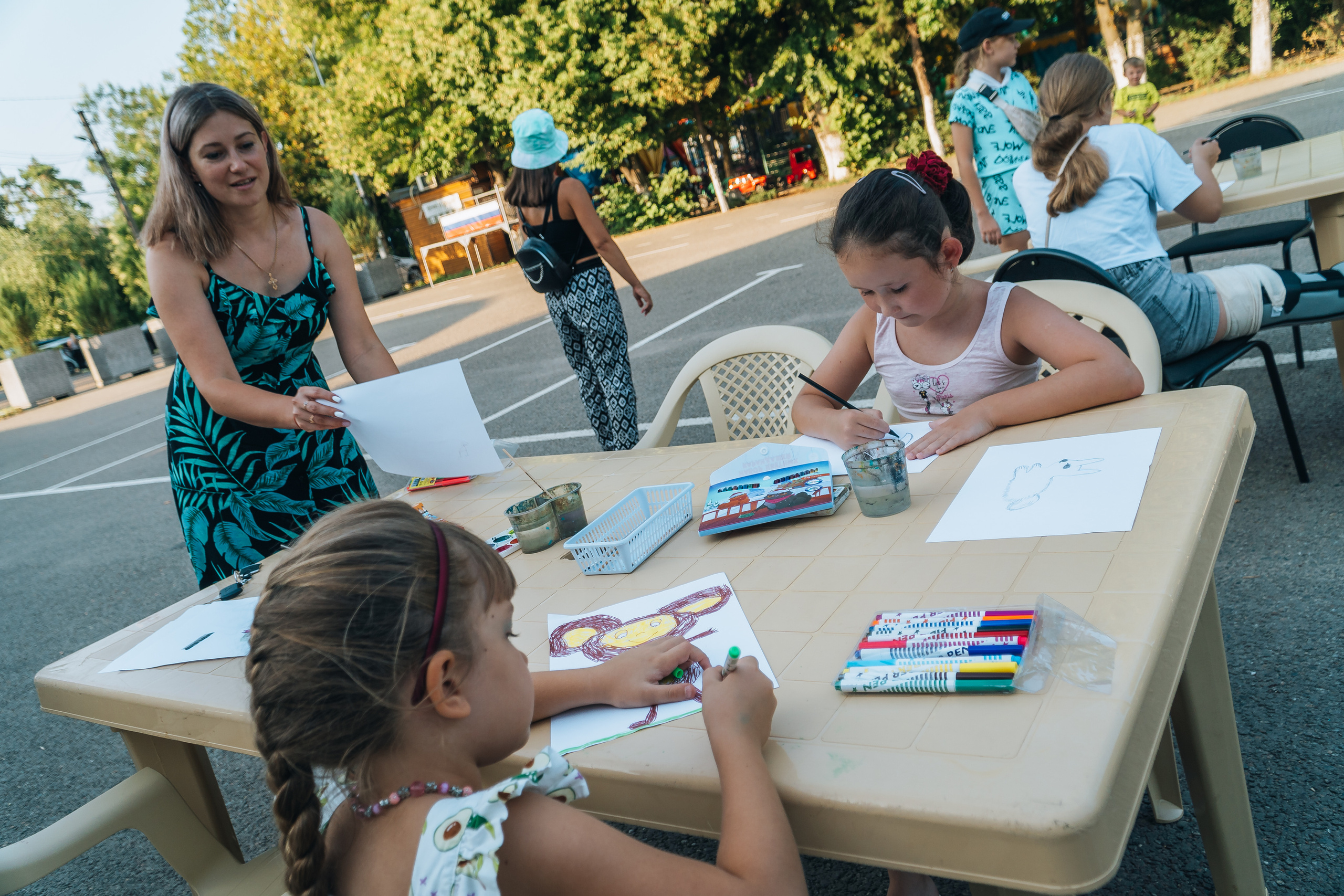 Фестиваль рисунков «Братья наши меньшие». Новотитаровский Дом культуры