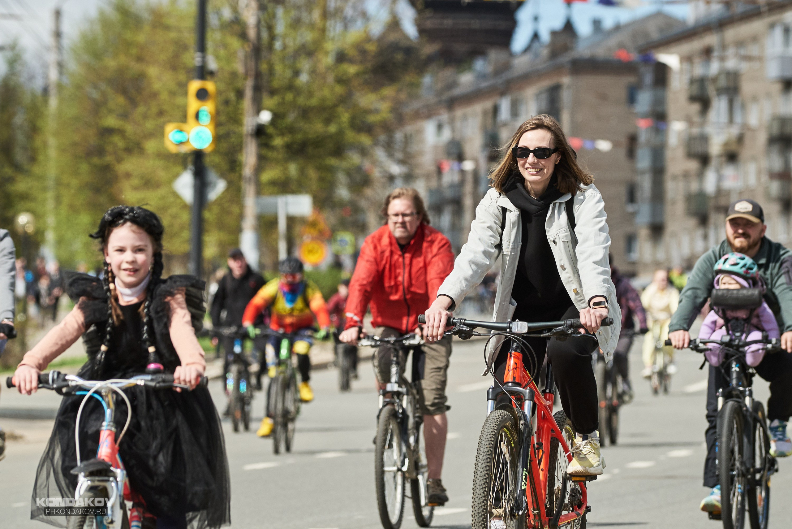 Первомайская эстафета в Иваново 2024 год. Фотограф в Иваново: Каталожная съемка одежды и постельного белья, Wildberries