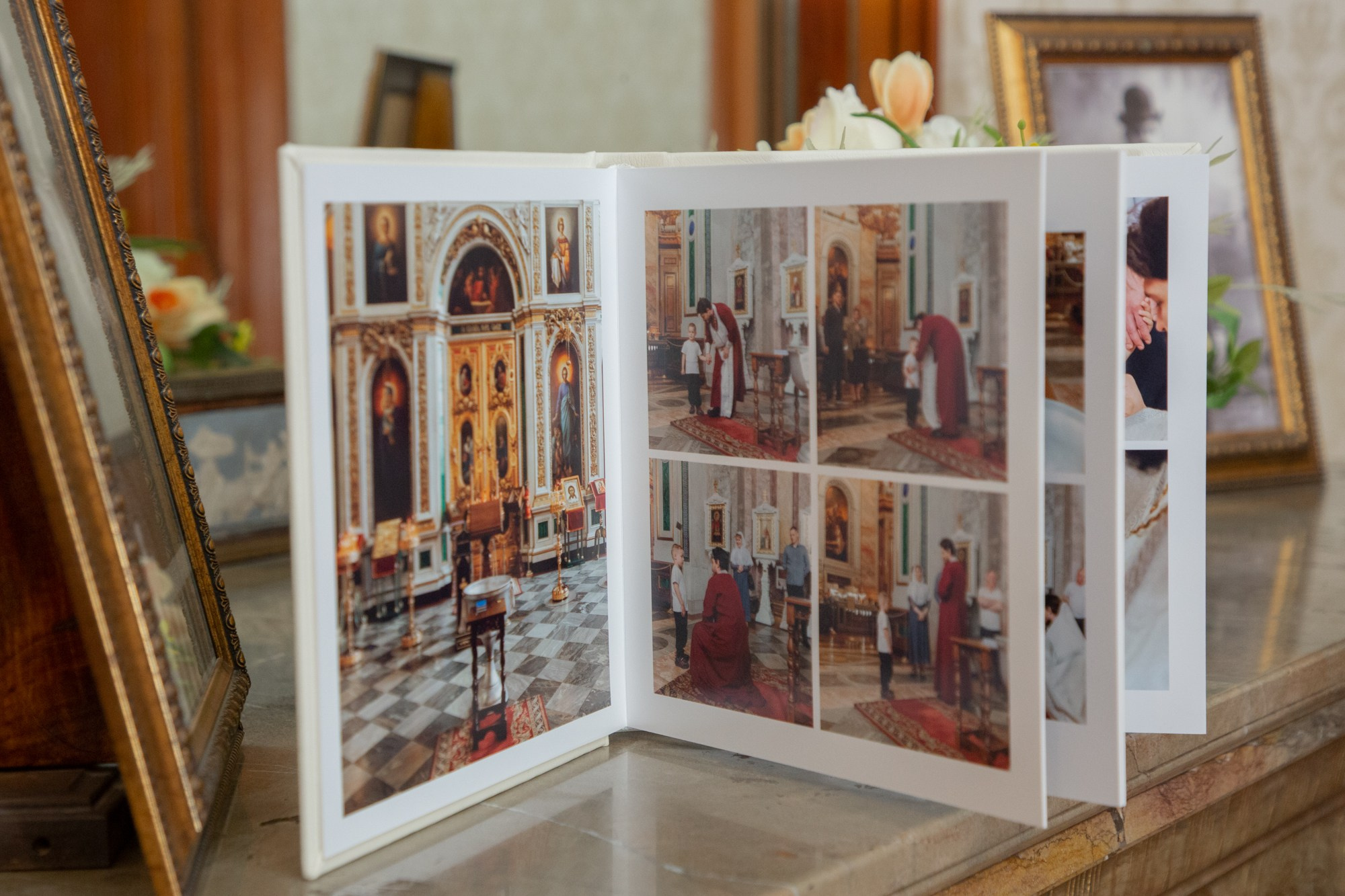 Фотокнига «Таинство Крещения» формат 25×25см. Фотограф крещение венчание в Петербурге! Помогает подобрать храм и посоветовал душевного батюшку в СПб