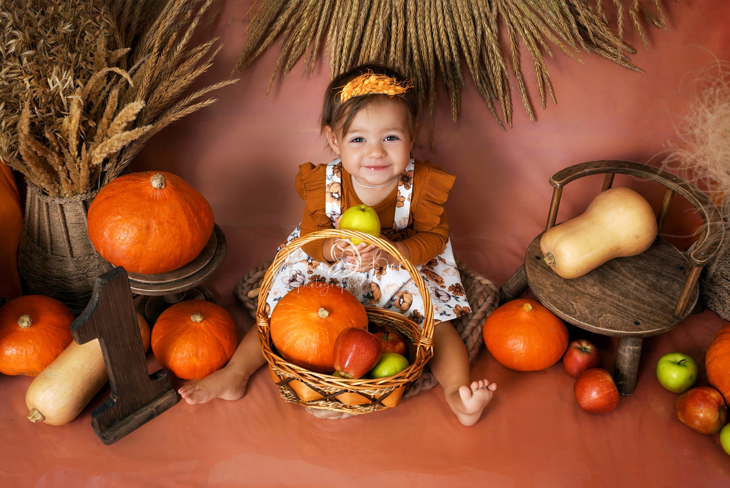Фотосессия ГОДОВАСИЕ. Фотограф новорожденных, детей до года и беременных в Симферополе