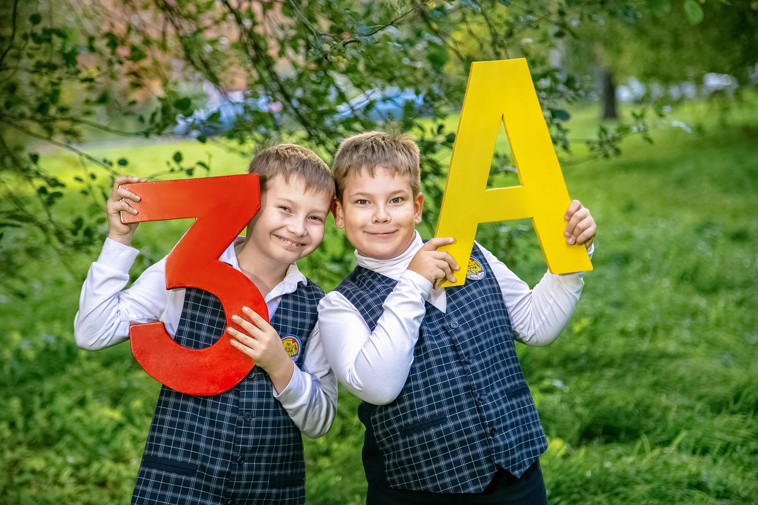 НАЧАЛЬНАЯ ШКОЛА. ШКОЛЬНЫЙ И ДЕТСКИЙ ФОТОГРАФ В ИЖЕВСКЕ ОКСАНА ПЕРЕВОЗЧИКОВА, ВЫПУСКНЫЕ АЛЬБОМЫ