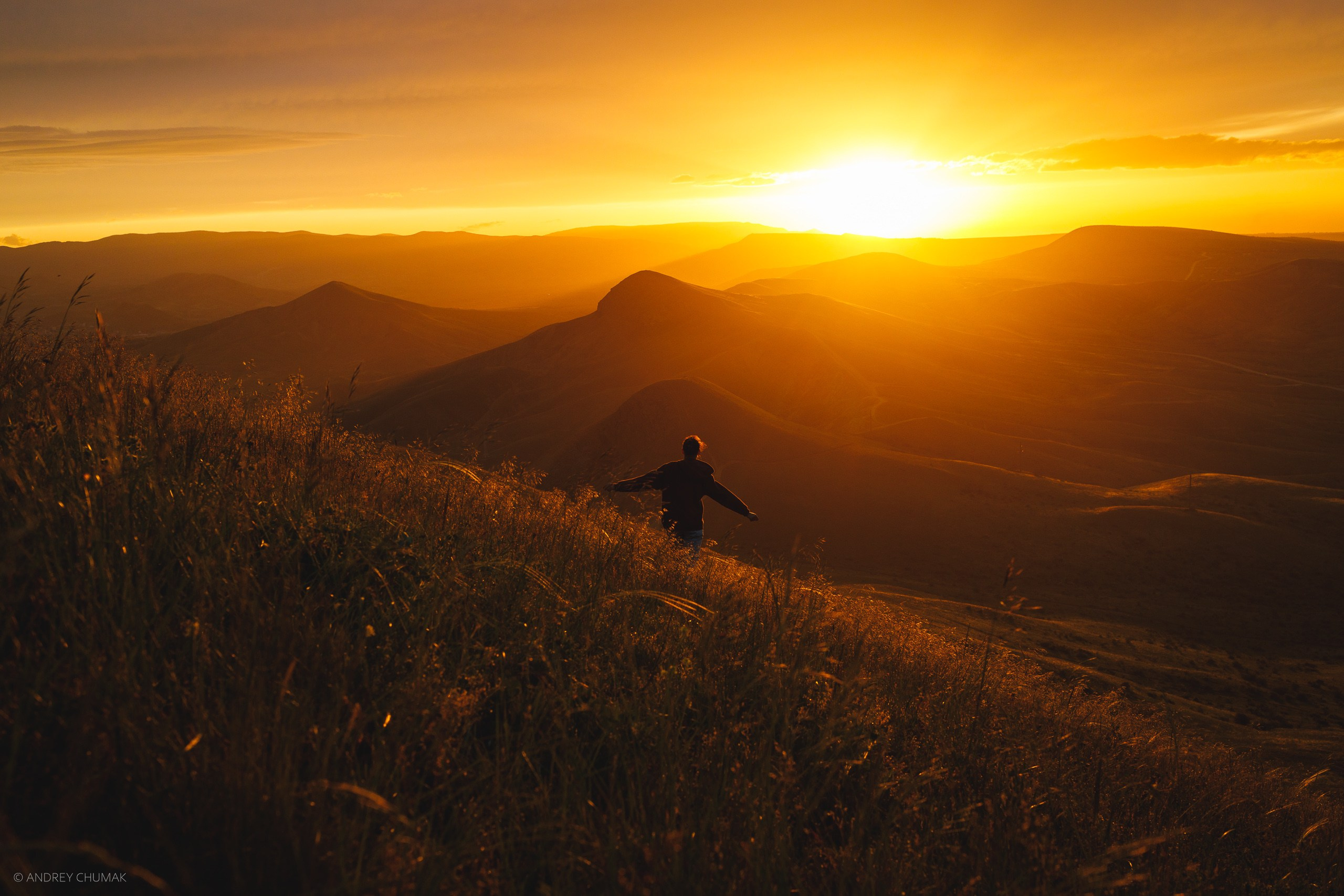Анонс на фотопоходы в апреле. Универсальный фотограф по Крыму