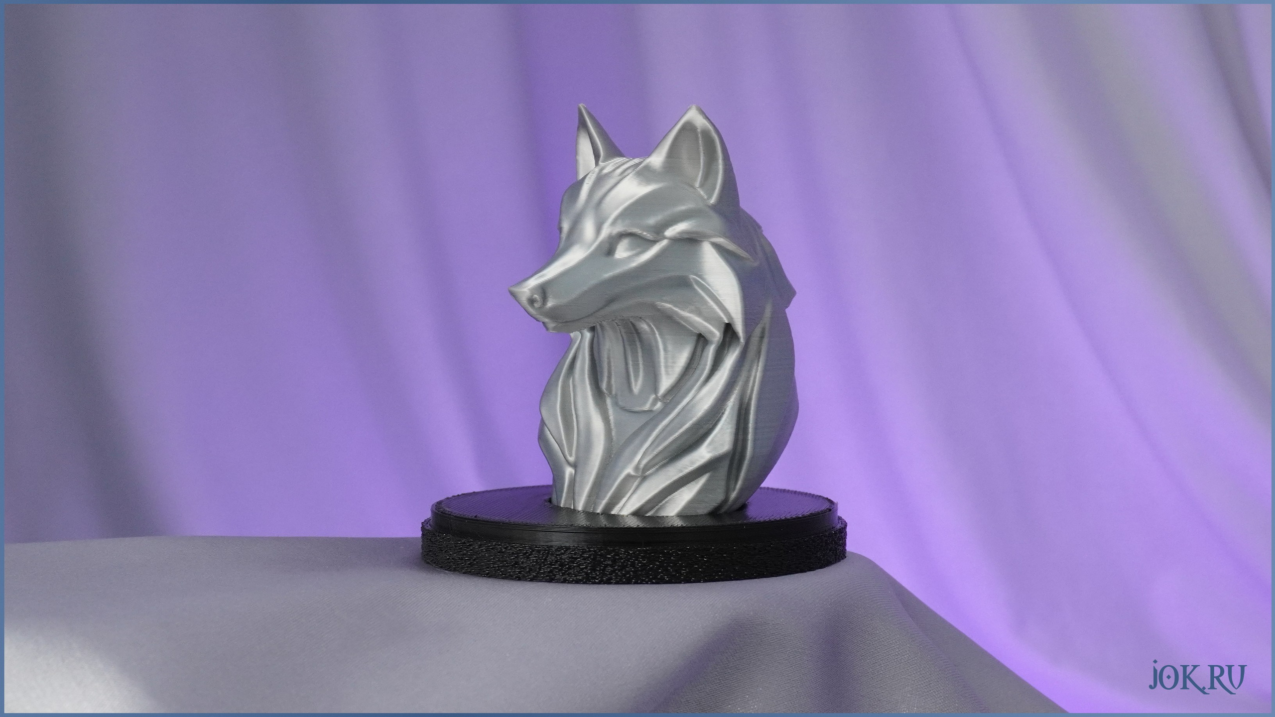 Талисман лиса для офиса, вдохновляющий аксессуар для рабочего пространства от Joker-Studio..