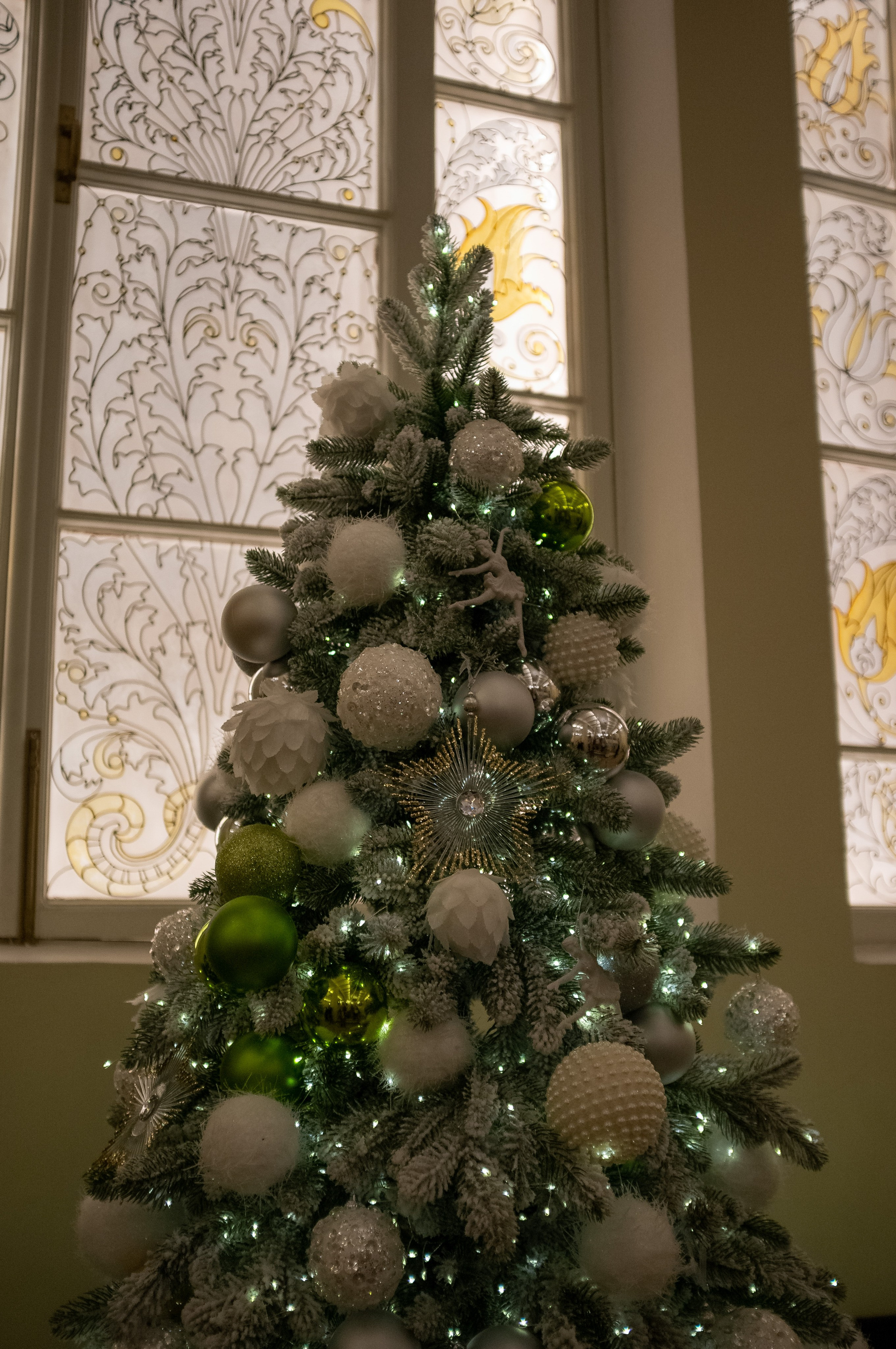 Новогодний вечер. Итальянка в Алжире. Искусство фотографии. Мария Осокина