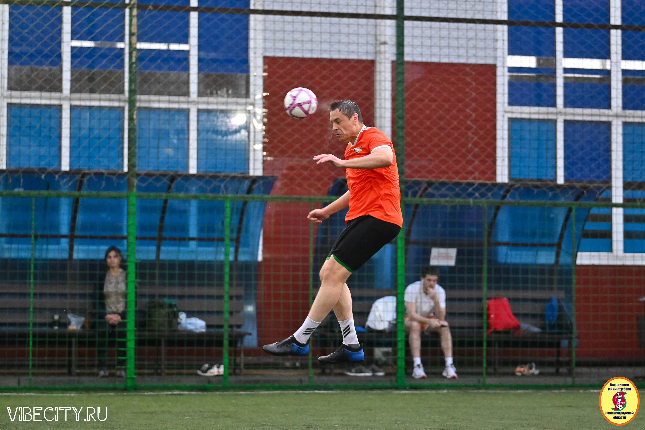 ИГРЫ МИНИ-ФУТБОЛЬНОЙ И КОРПОРАТИВНОЙ ЛИГИ. VIBECITY.RU Вайб Сити Ру Фоторепортажи Фотоотчеты Калининград