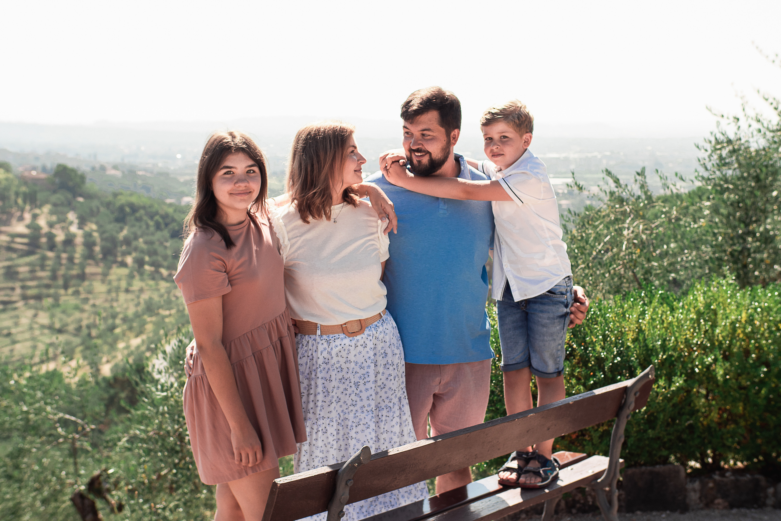 Andrey and Lena and kids. Family Lifestyle Photographer in Lucca, Italia