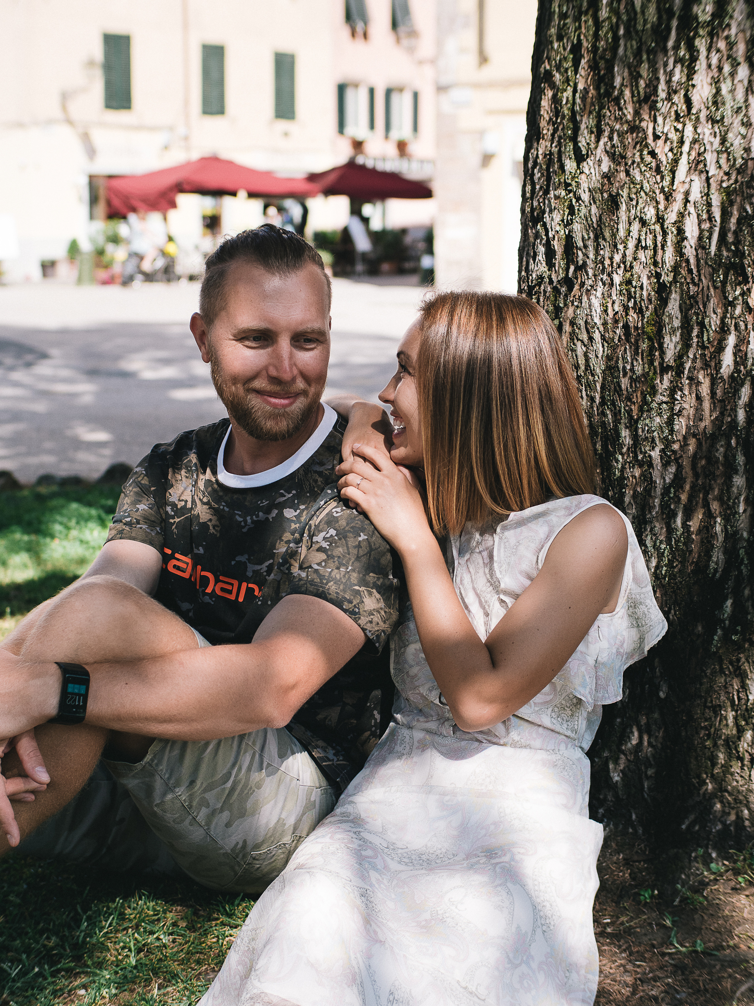 Misha and Gulya with kids. Family Lifestyle Photographer in Lucca, Italia