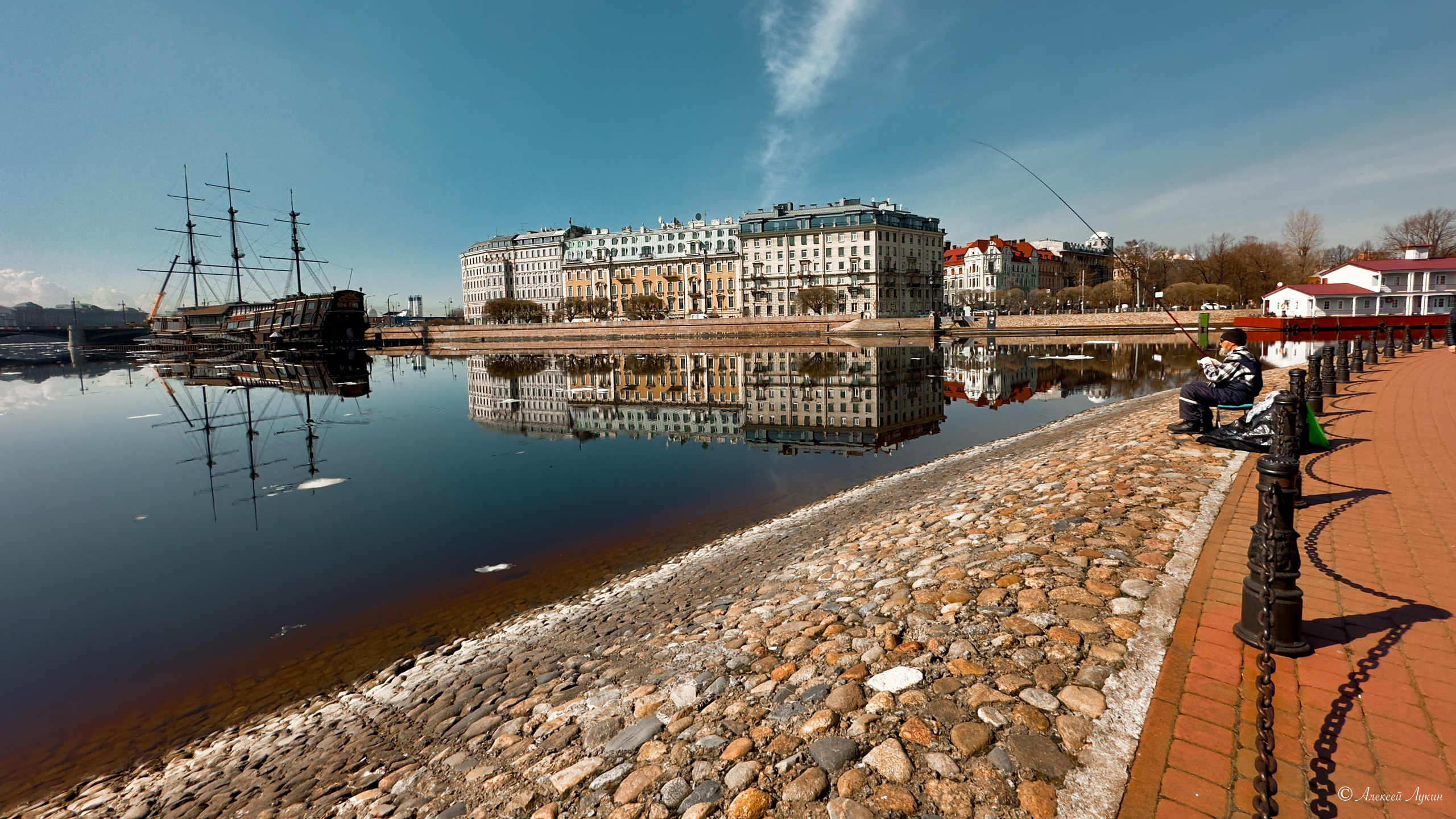 Фотографии Санкт-Петербурга на телефон. Фотограф Алексей Лукин. Профессиональная фотосъёмка в Санкт-Петербурге. Обработка и Ретушь фотографий