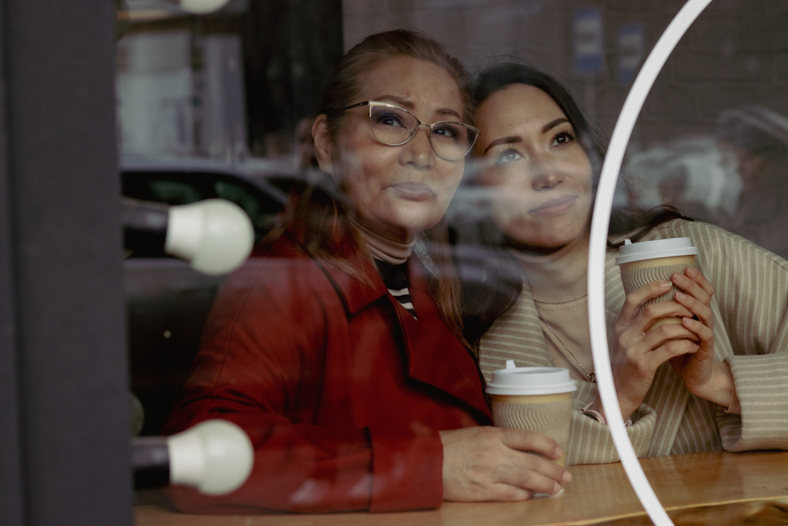 семейная фотосессия, фотопрогулка, life style фотосессия, мама дочь