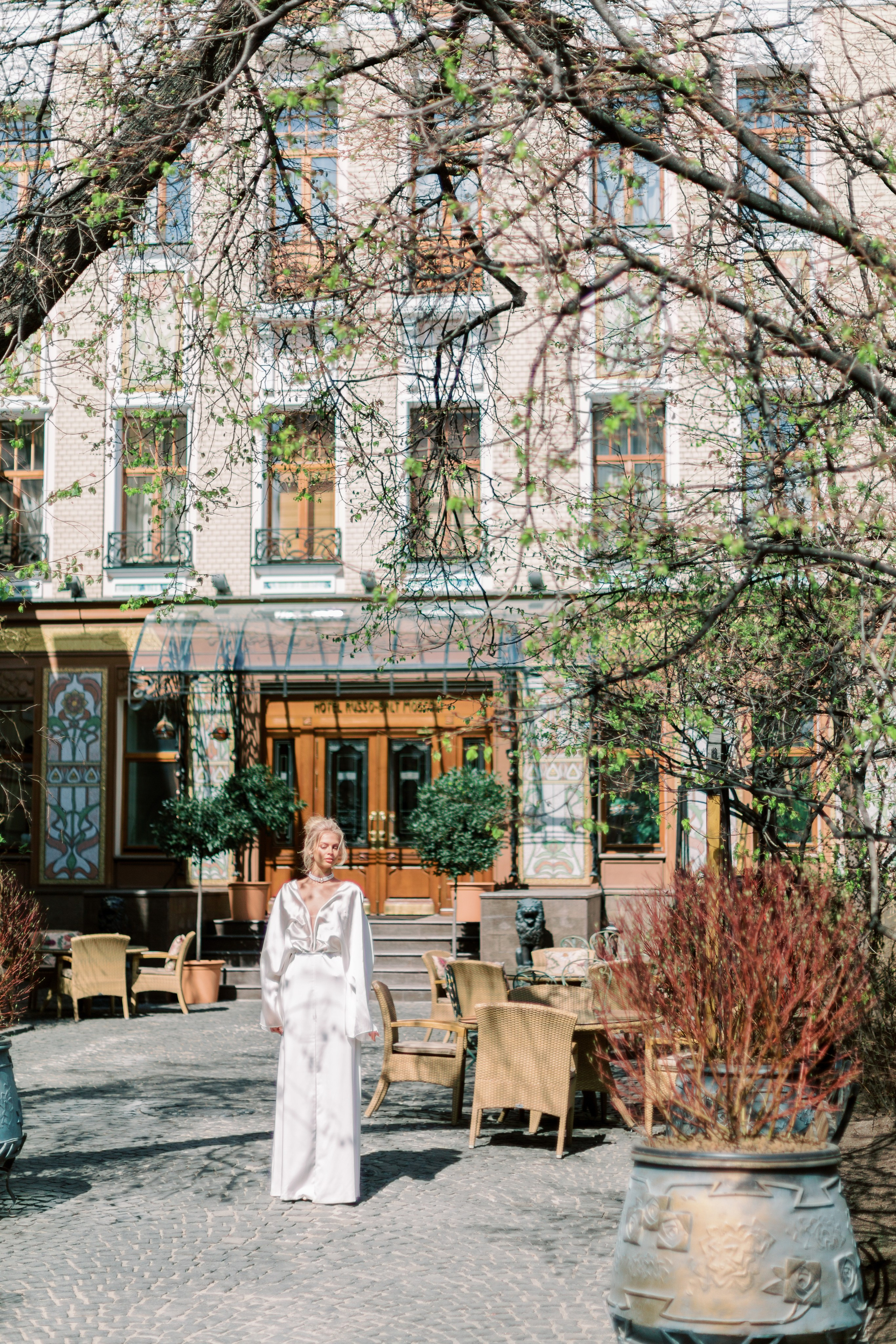 Свадебная фотосессия в Москве, отель Hotel Russo-Balt