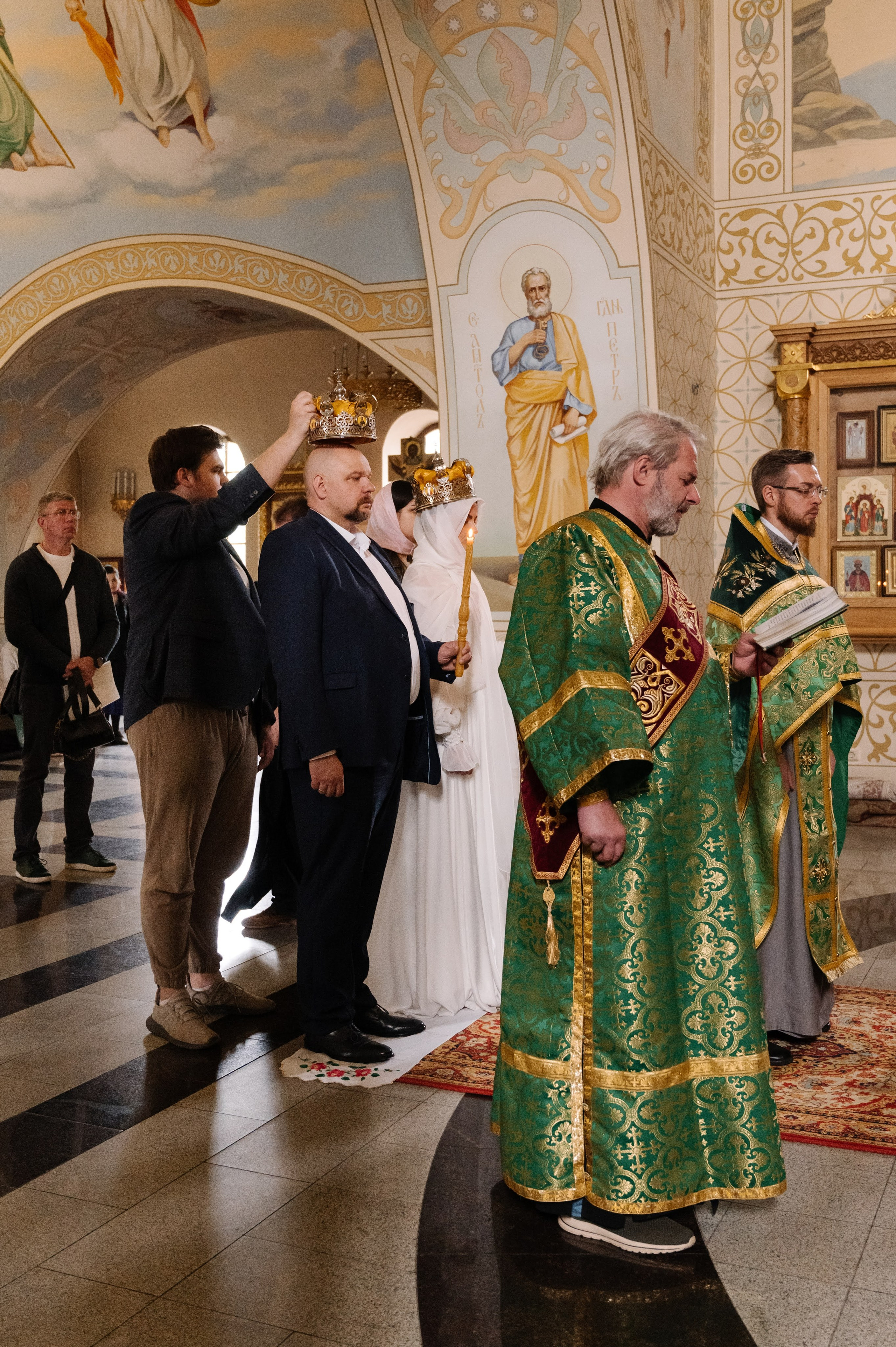Фотосъёмка крещения в Санкт-Петербурге — Маргарита Иванова, фотограф. Профессиональный фотограф беременности в СПБ. Стильные фотосессии беременности в стиле минимализм и классическая фотография