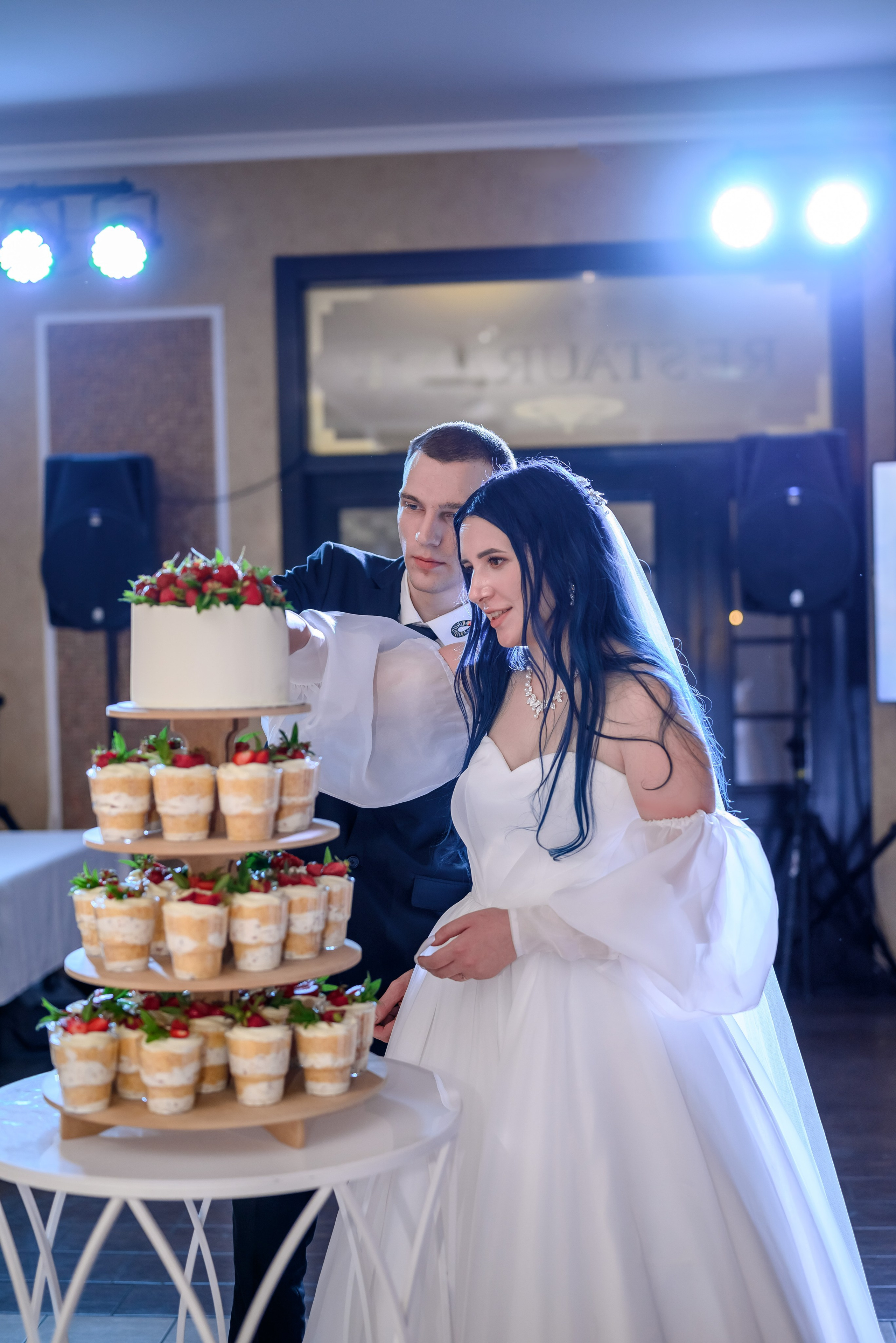 Анонс свадебных фотографий для Лилии и Александра. Юлия Басня семейный и свадебный фотограф в Донецке