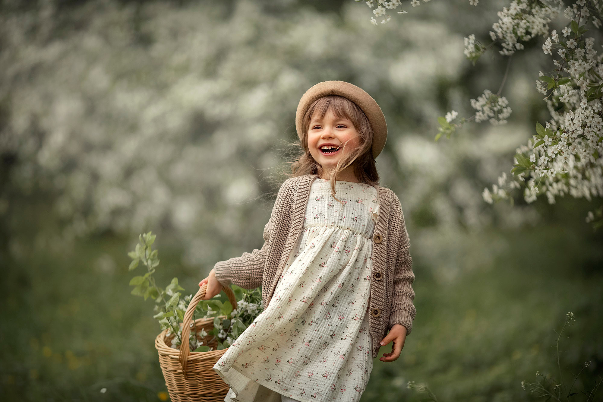 Семейная фотосессия в цветущем саду. Tatyana Nadezhdina Family photographer