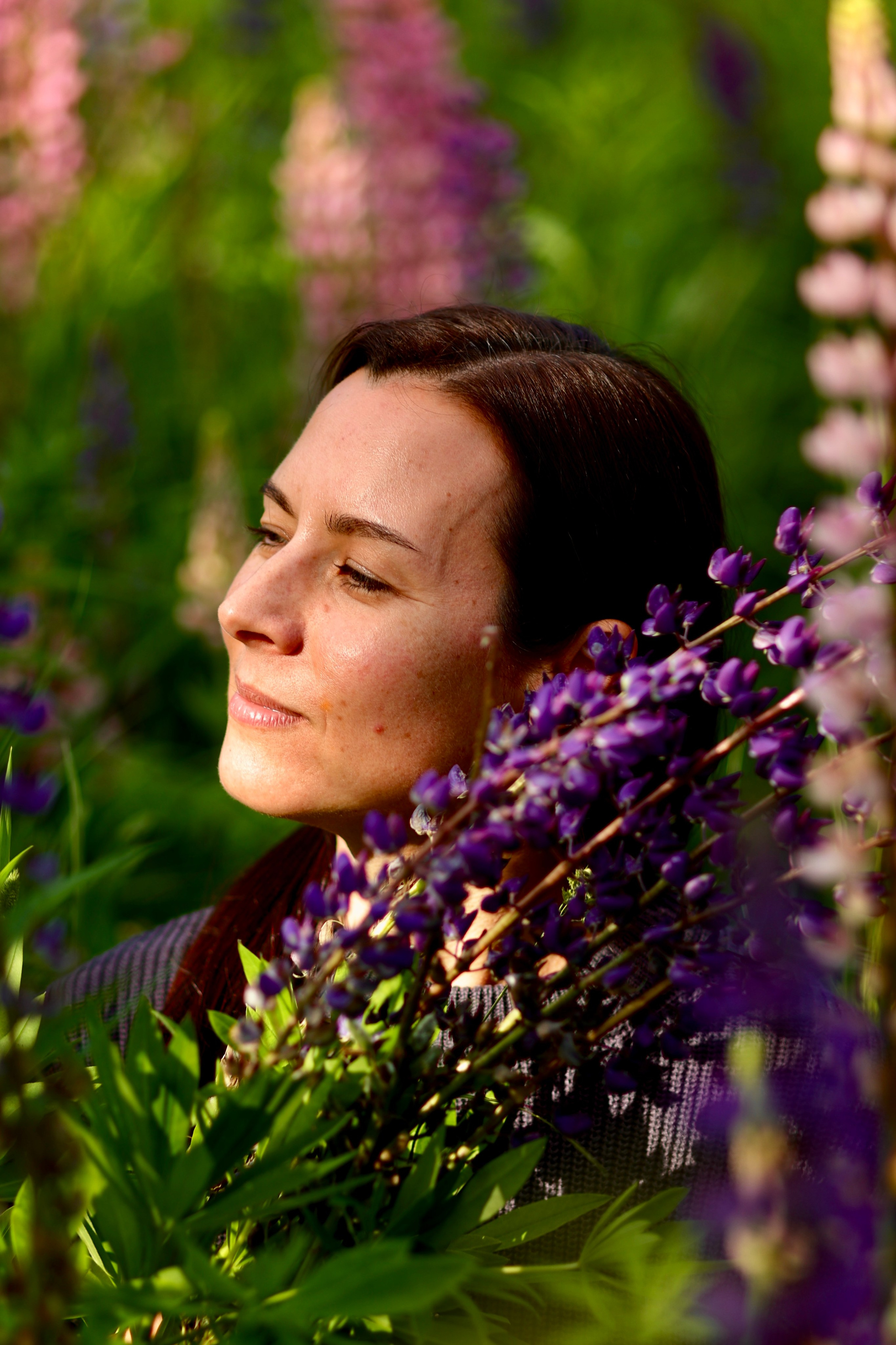 Фотосессия в люпинах. Свадебный и семейный фотограф-Королева Натали/Раменское-Жуковский-Москва/тел.+7 (985) 153-75-43