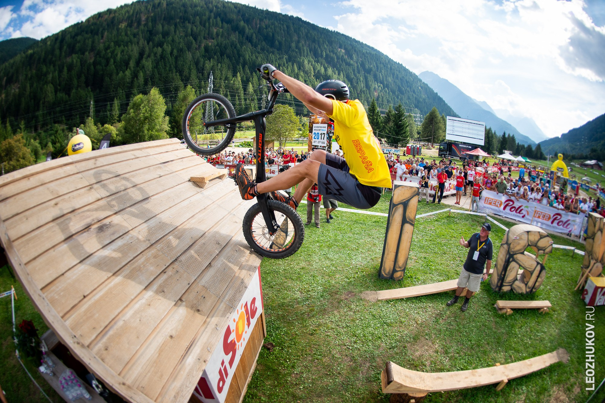 UCI Trials World Championships 2016 — finals. Sports photographer Leonid Zhukov