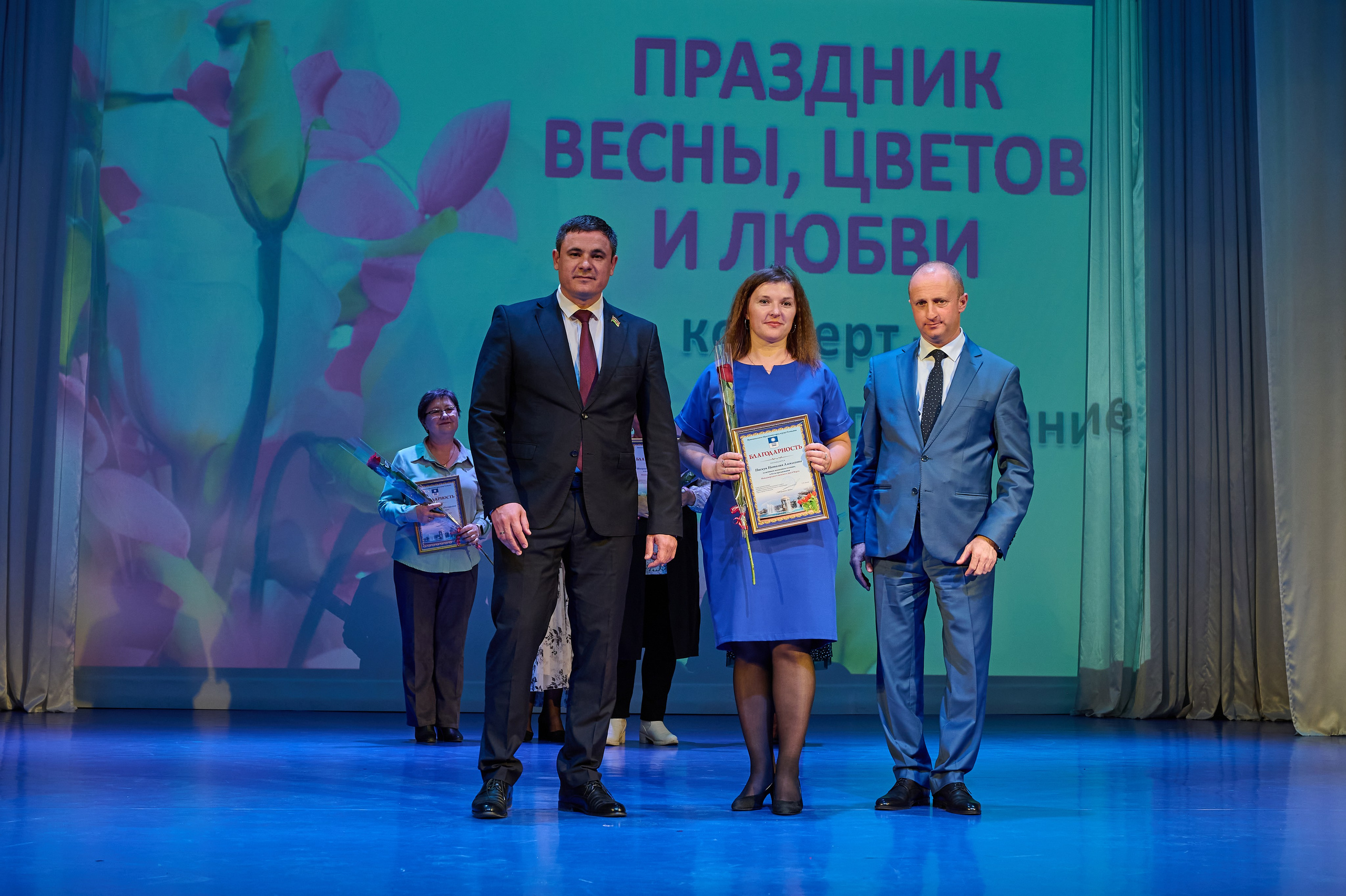 8 марта Марьина роща. Жизнь курорта Кабардинка в фотографиях