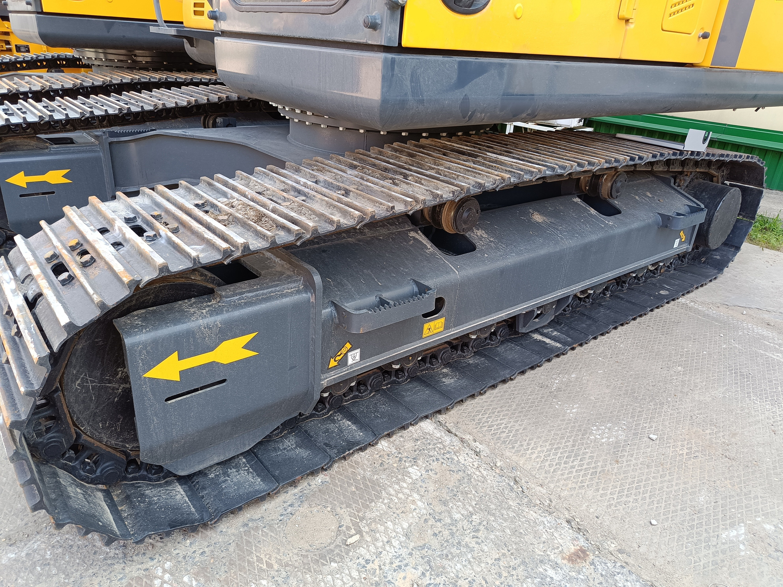 Фото гус. экс. Beezone В210EW. Продажа и обслуживание грузовой техники и спецтехники в г. Новосибирск компания СТИ