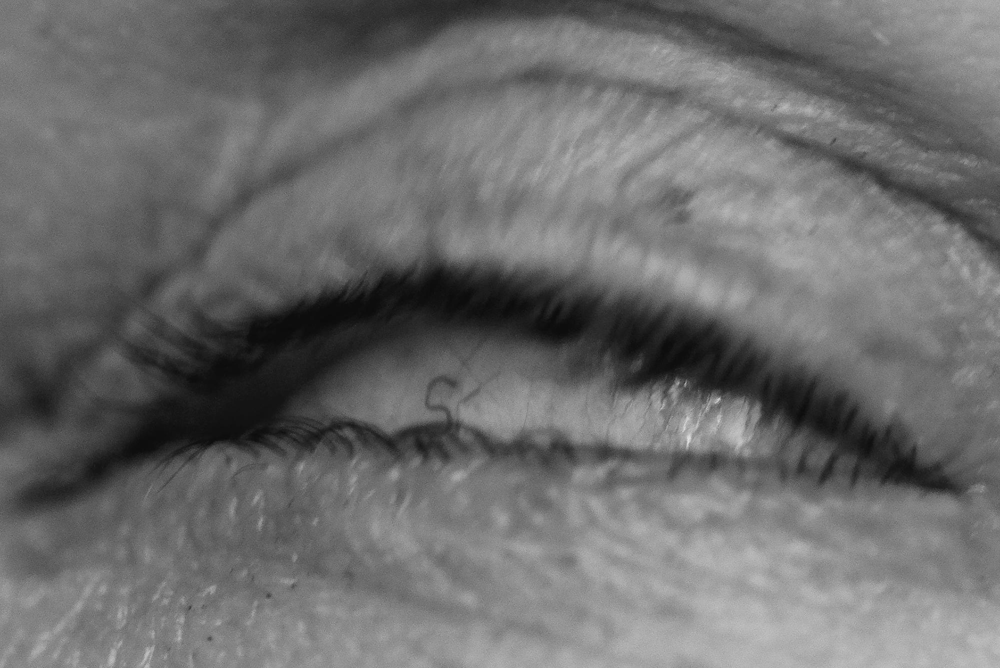 Черное-белый портрет глаза