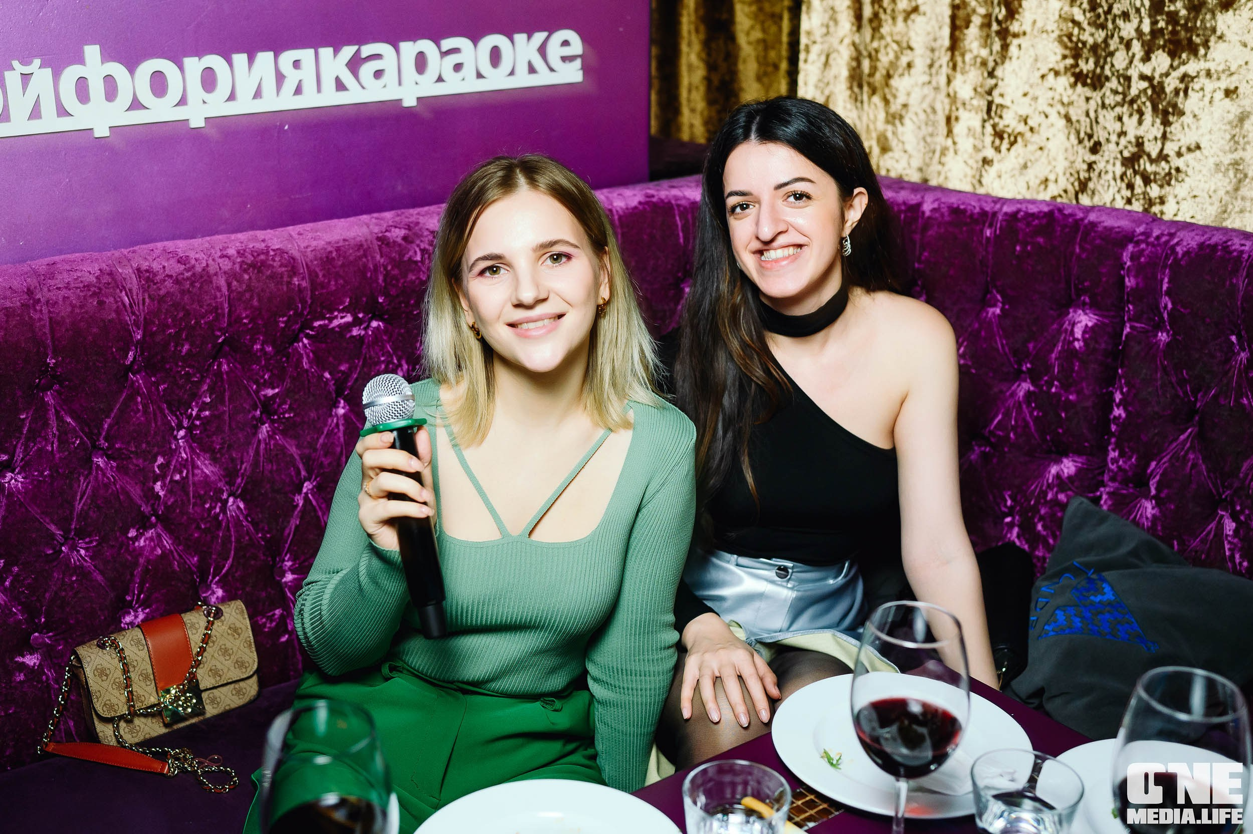 Фотоотчет с вечеринки в караоке-клубе Эйфория. One Media Life: фоторепортажи, фотоотчеты с мероприятий и заведений