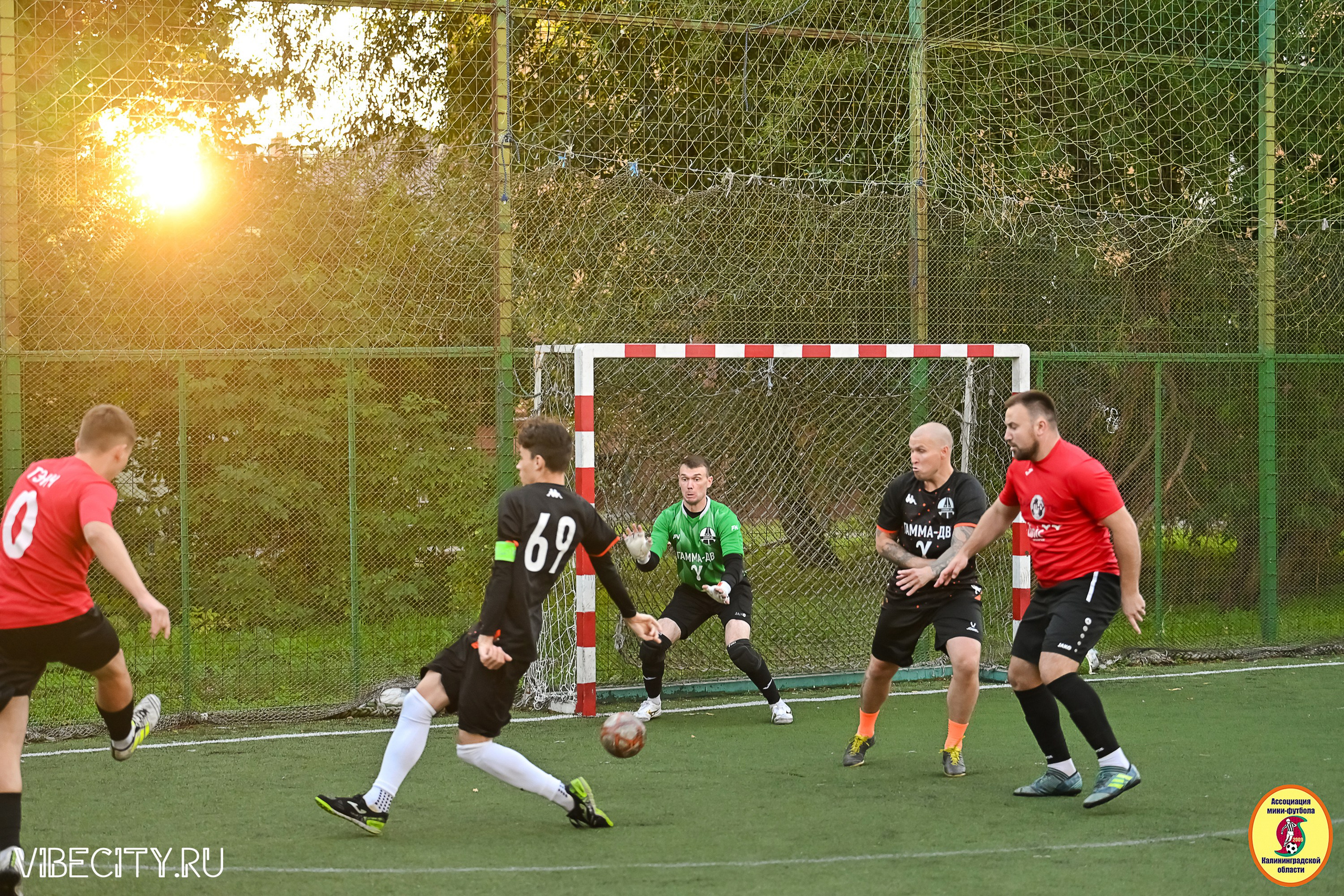 ИГРЫ МИНИ-ФУТБОЛЬНОЙ И КОРПОРАТИВНОЙ ЛИГИ. VIBECITY.RU Вайб Сити Ру Фоторепортажи Фотоотчеты Калининград