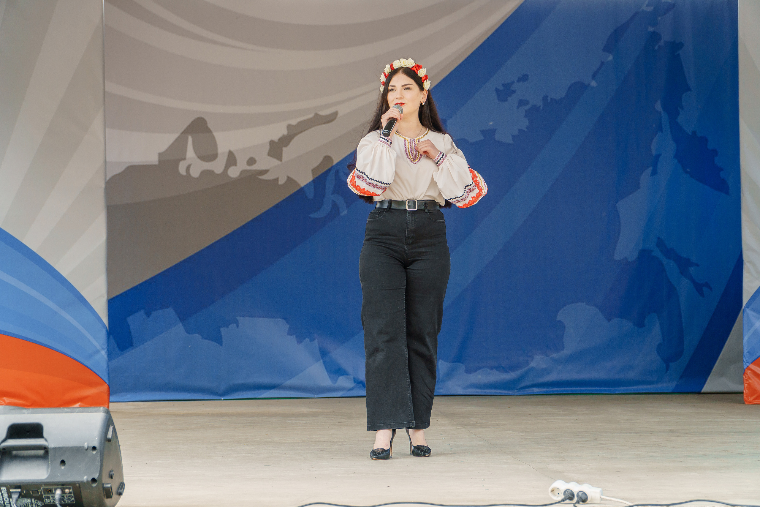 Разноцветный Первомай. Новотитаровский Дом культуры