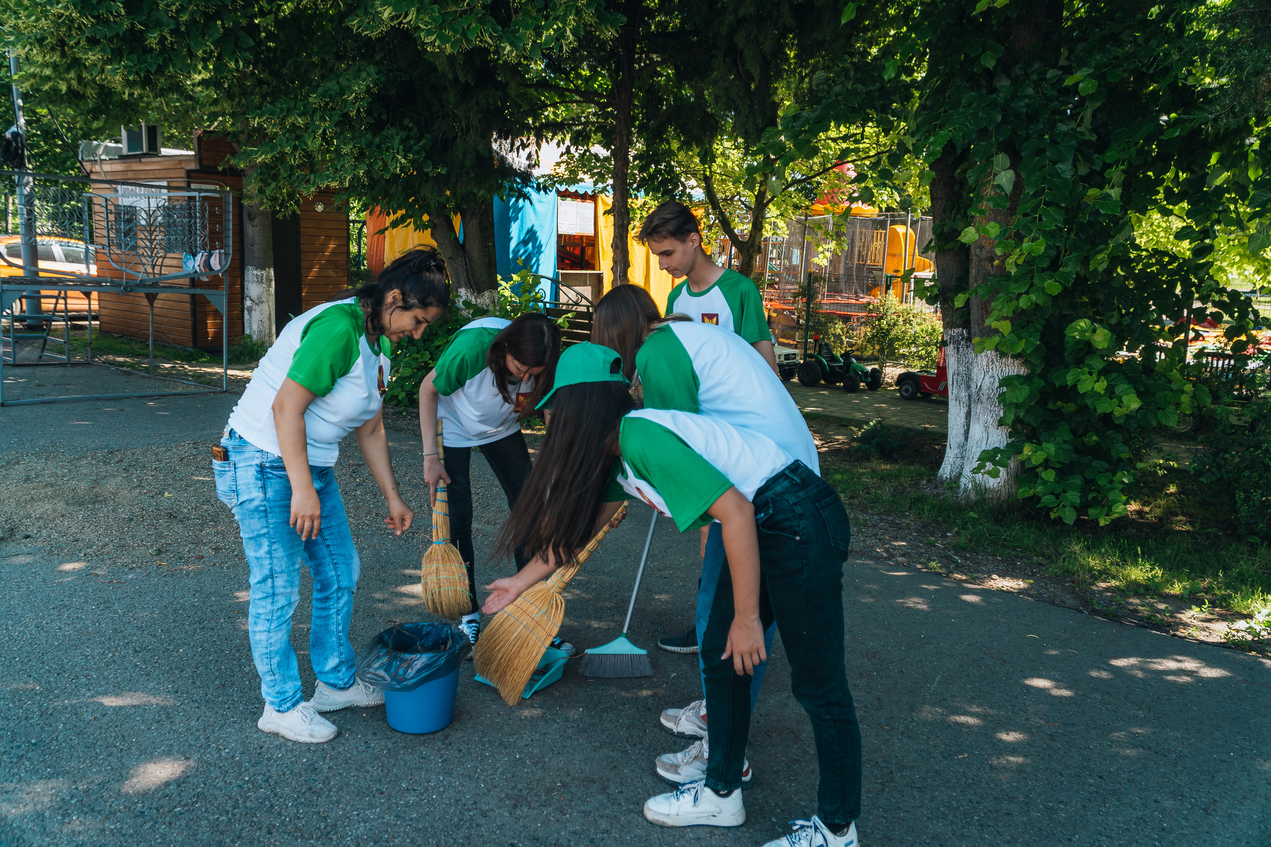 Экологический субботник. Новотитаровский Дом культуры