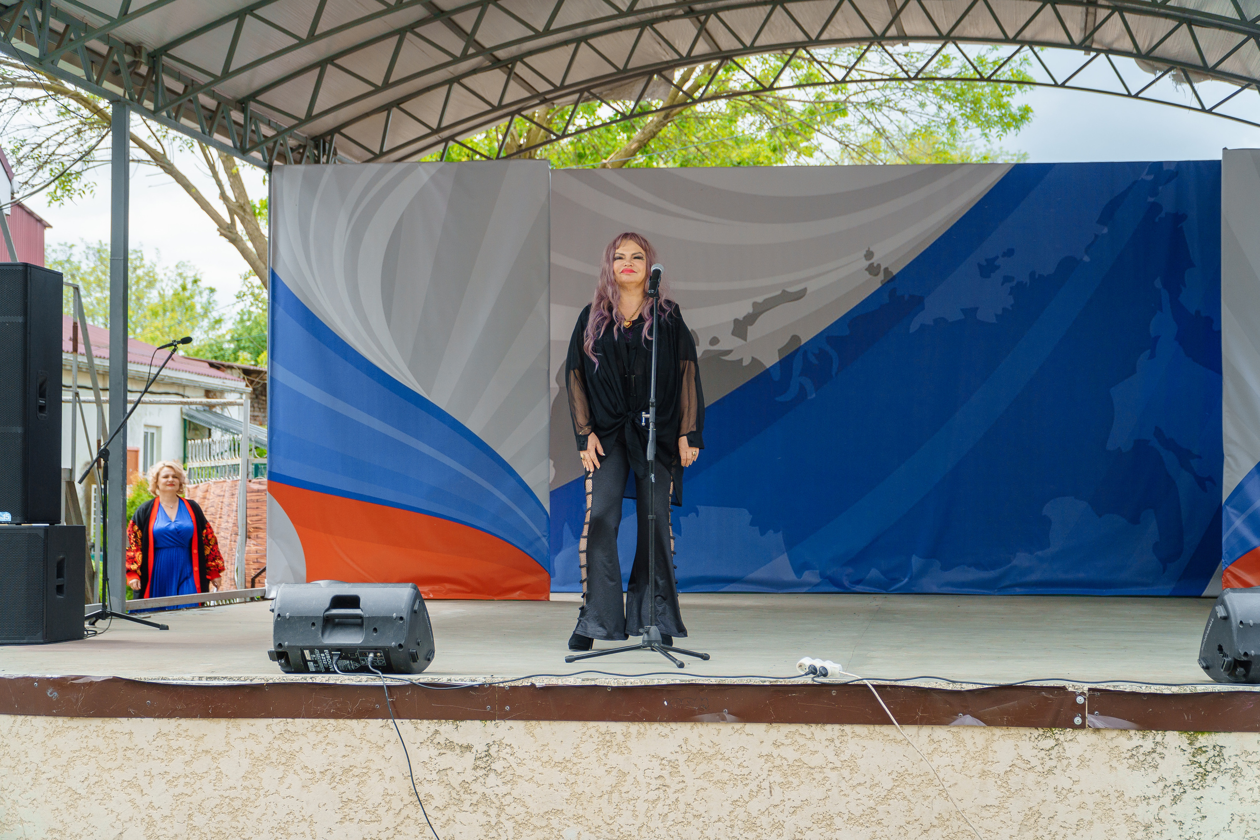 Разноцветный Первомай. Новотитаровский Дом культуры