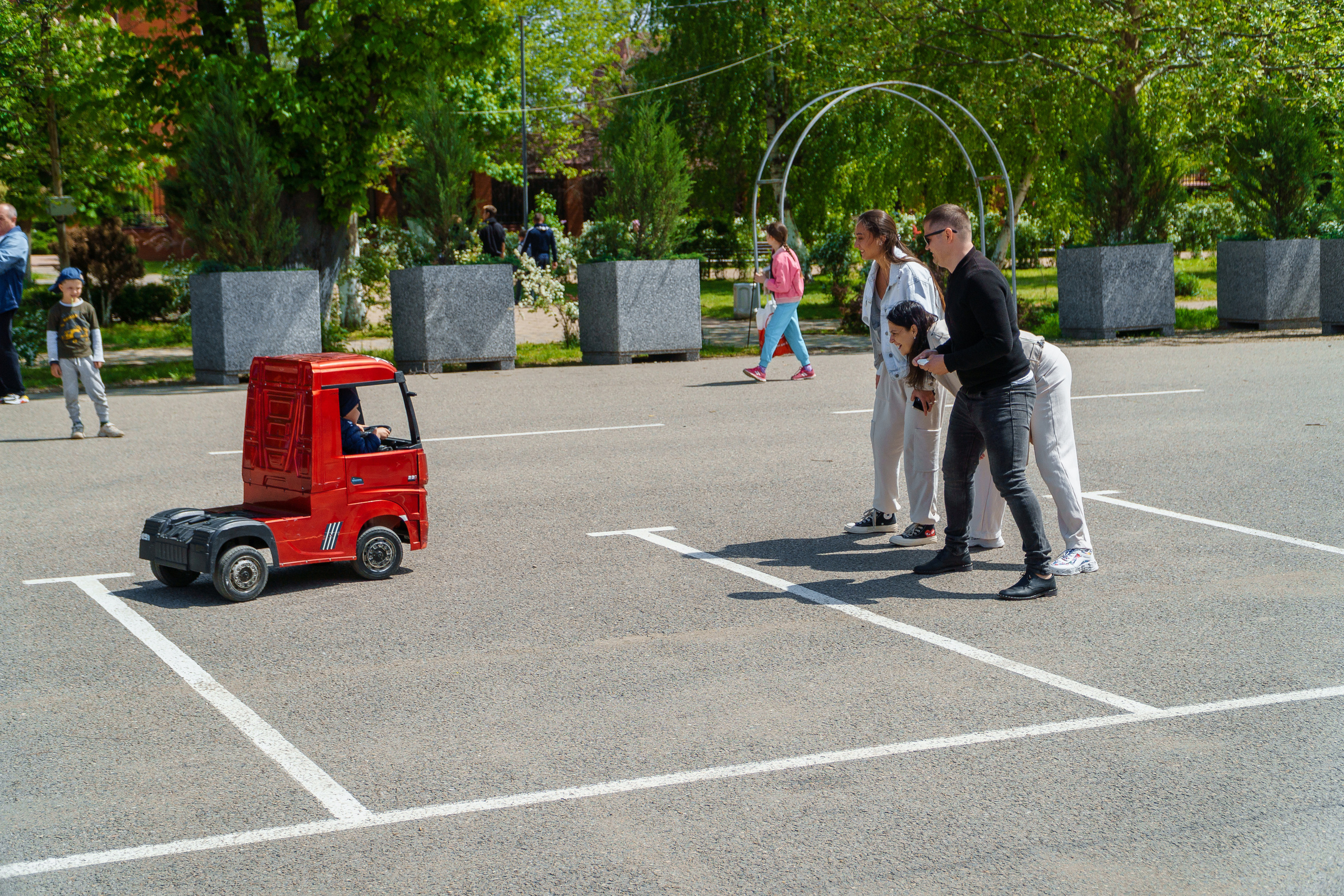 Разноцветный Первомай. Новотитаровский Дом культуры