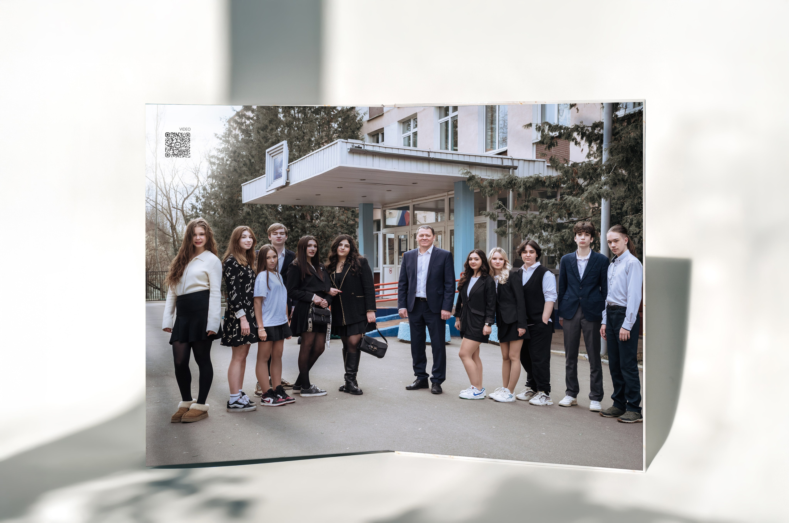 Выпускной альбом для класса — фотосессия в школе, пожелания и видео в Москве. MILATE — выпускные альбомы, фотосессии и видео в Москве