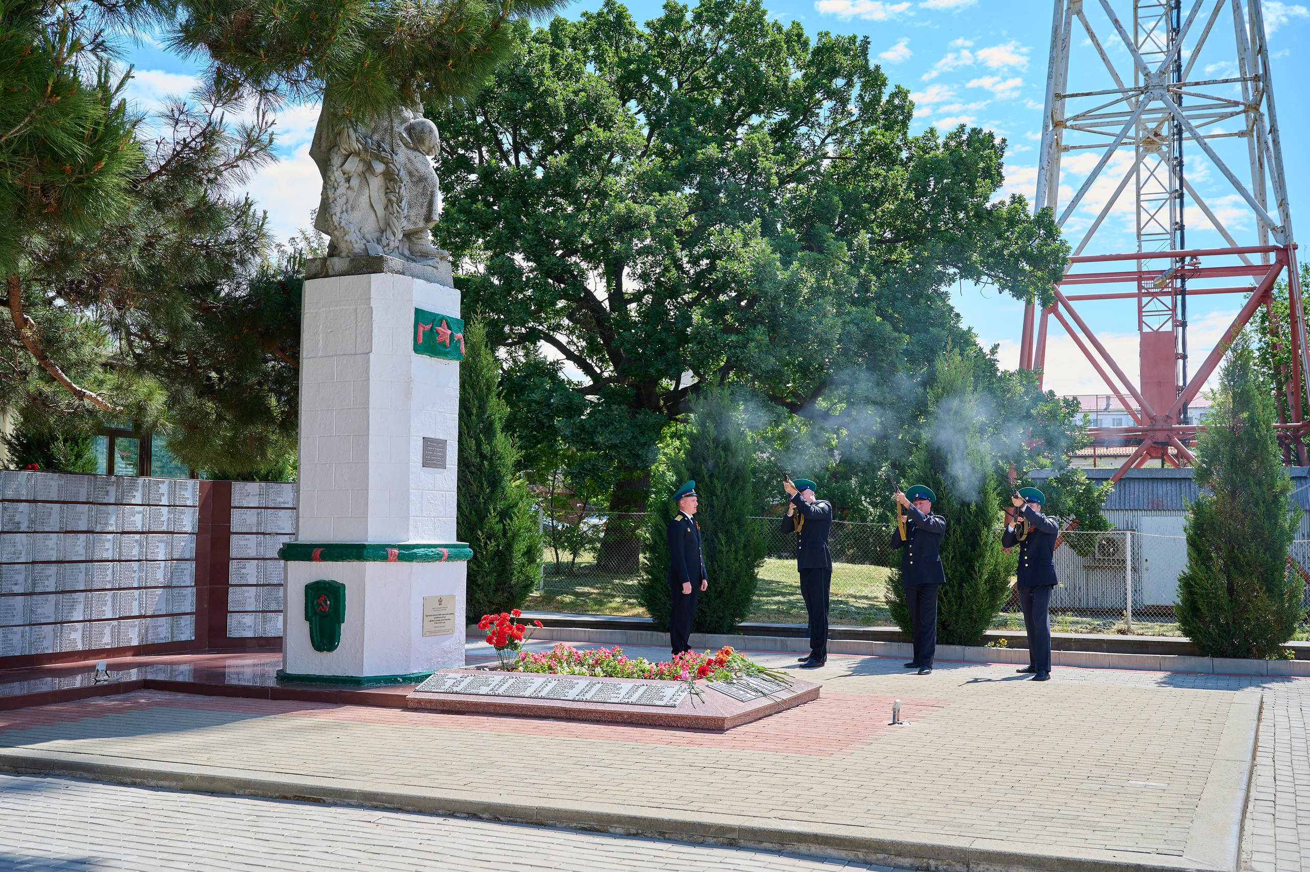 Митинг 9 мая. Жизнь курорта Кабардинка в фотографиях