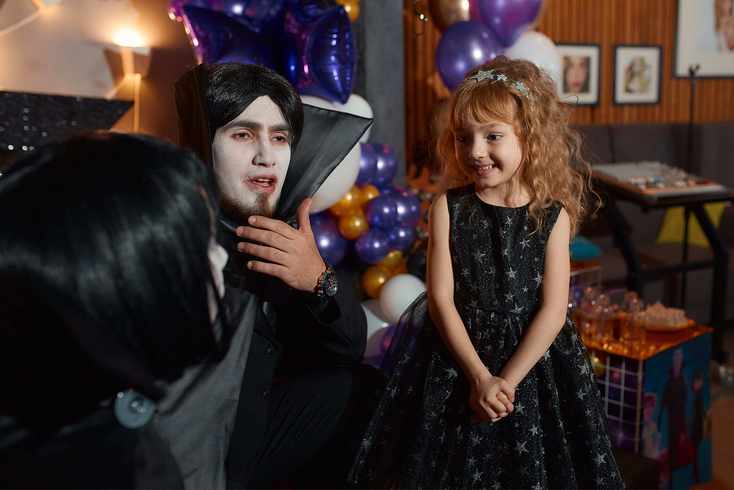 День Рождения Киры в стиле семейки Адамс. Фотограф Валерий Савиовский