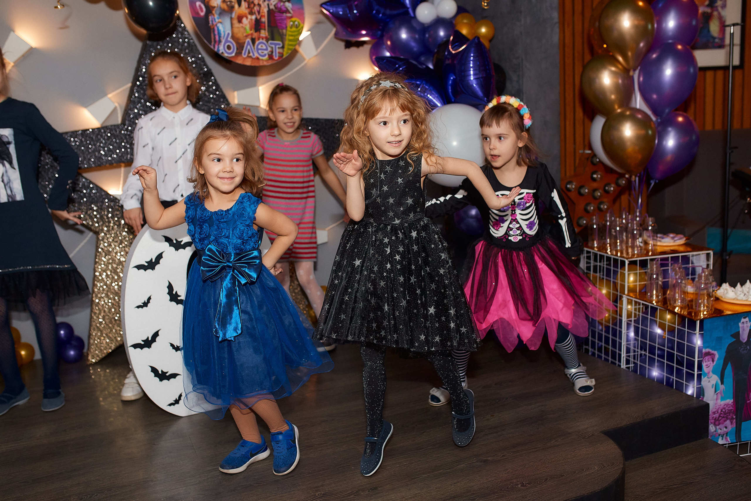 День Рождения Киры в стиле семейки Адамс. Фотограф Валерий Савиовский