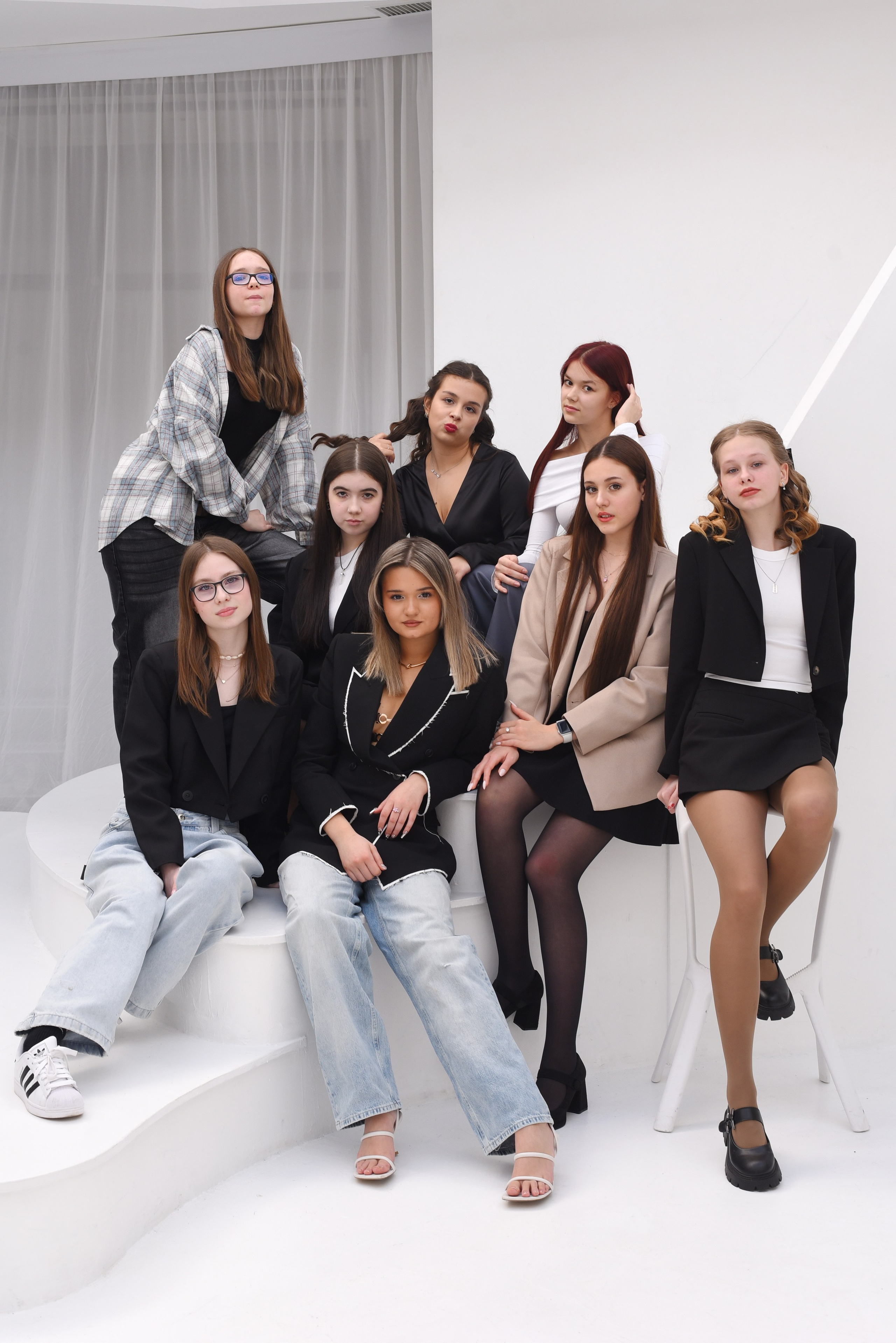 Фотоальбомы для старшей школы. Стильные выпускные альбомы, детские фотосессии, сюжетные фотографии