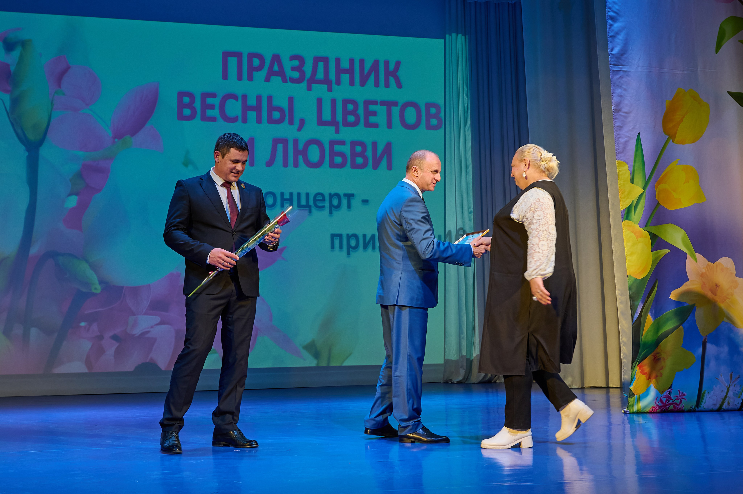 8 марта Марьина роща. Жизнь курорта Кабардинка в фотографиях