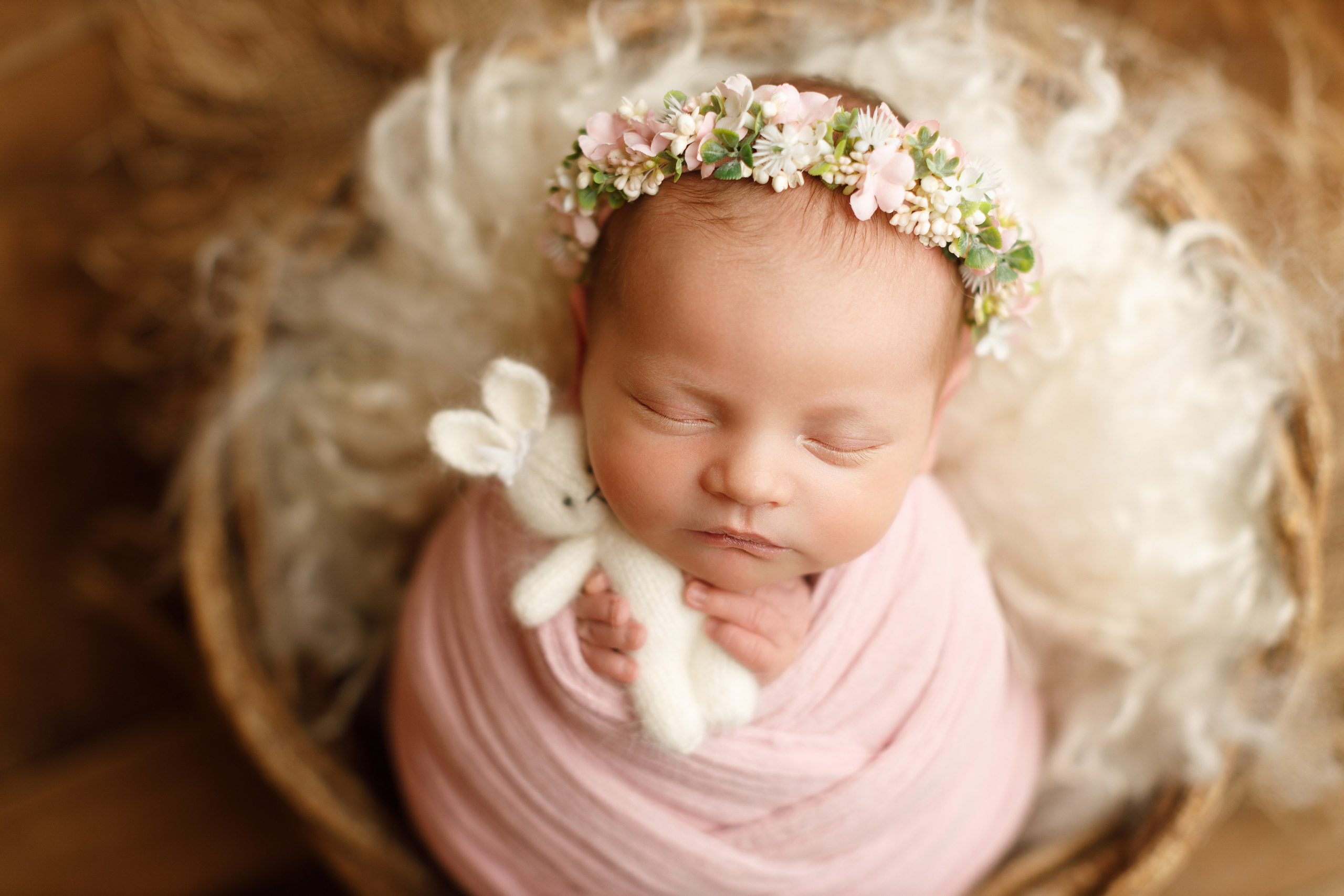 Ньюборн, новорожденные. Профессиональная детская и семейная фотостудия в Краснодаре