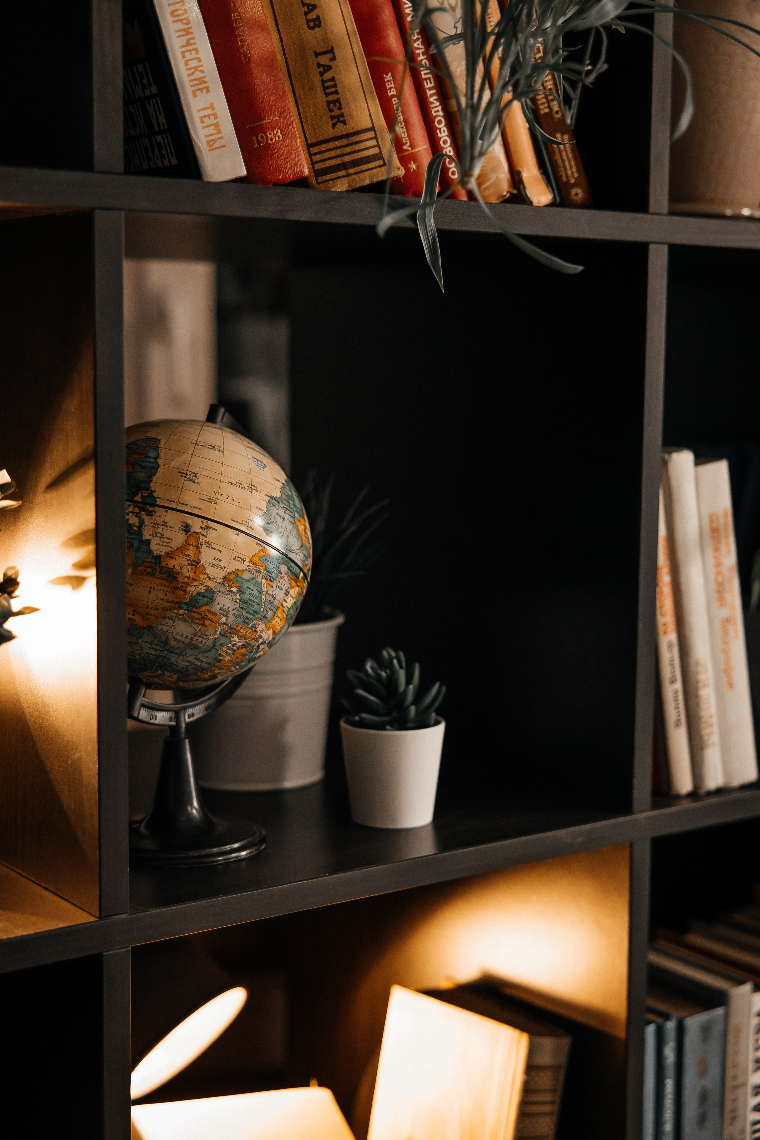 Школьный зал. Фотостудия 220 — первая в Чите фотостудия, предназначенная для работы