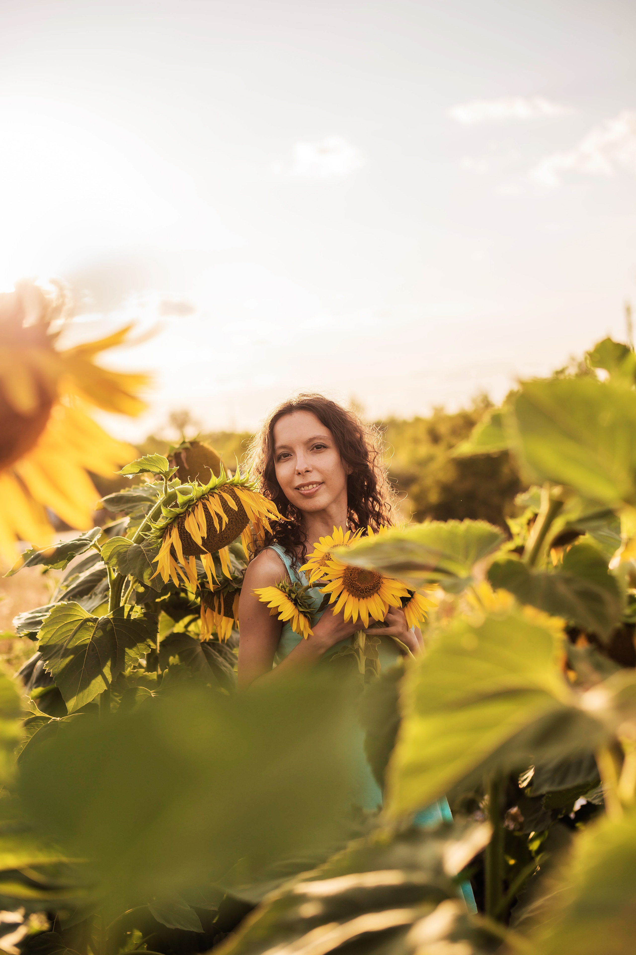 Фото в подсолнухах. Семейный фотограф в Саратове