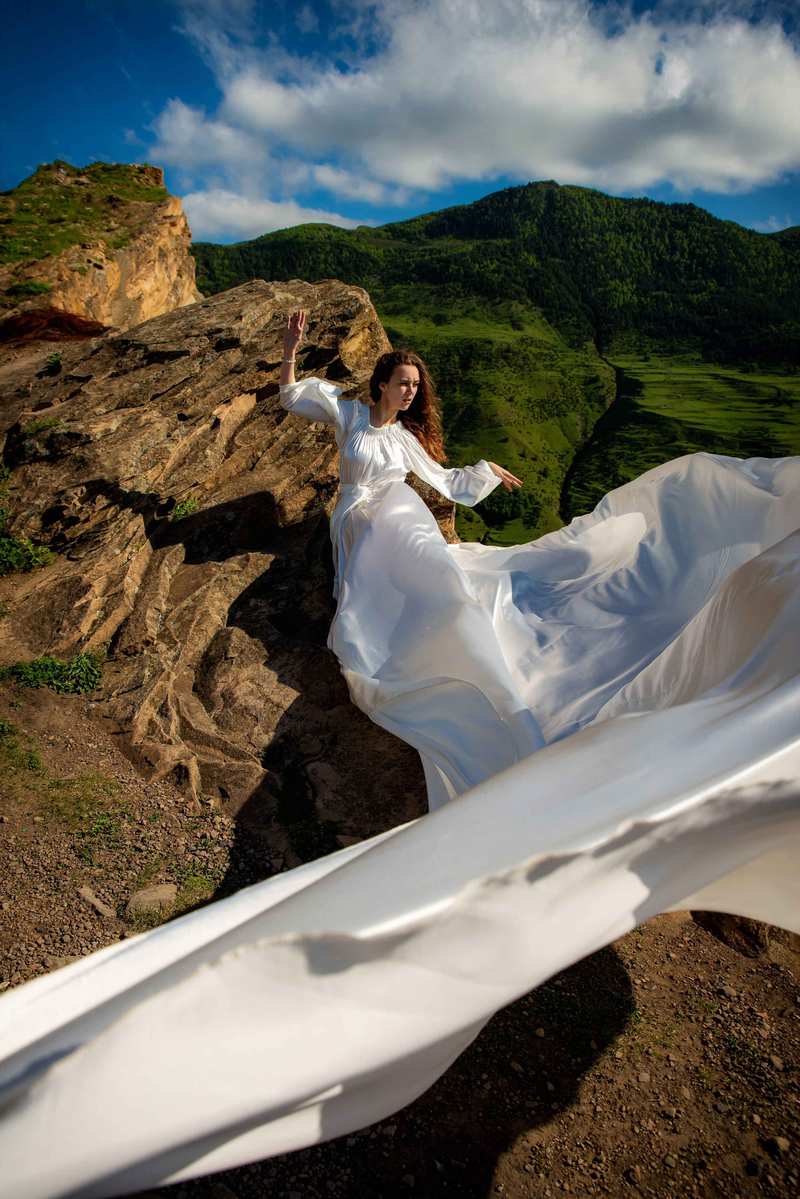 Парящая под облаками. Женский фотограф Крещение Венчание Москва Брянск