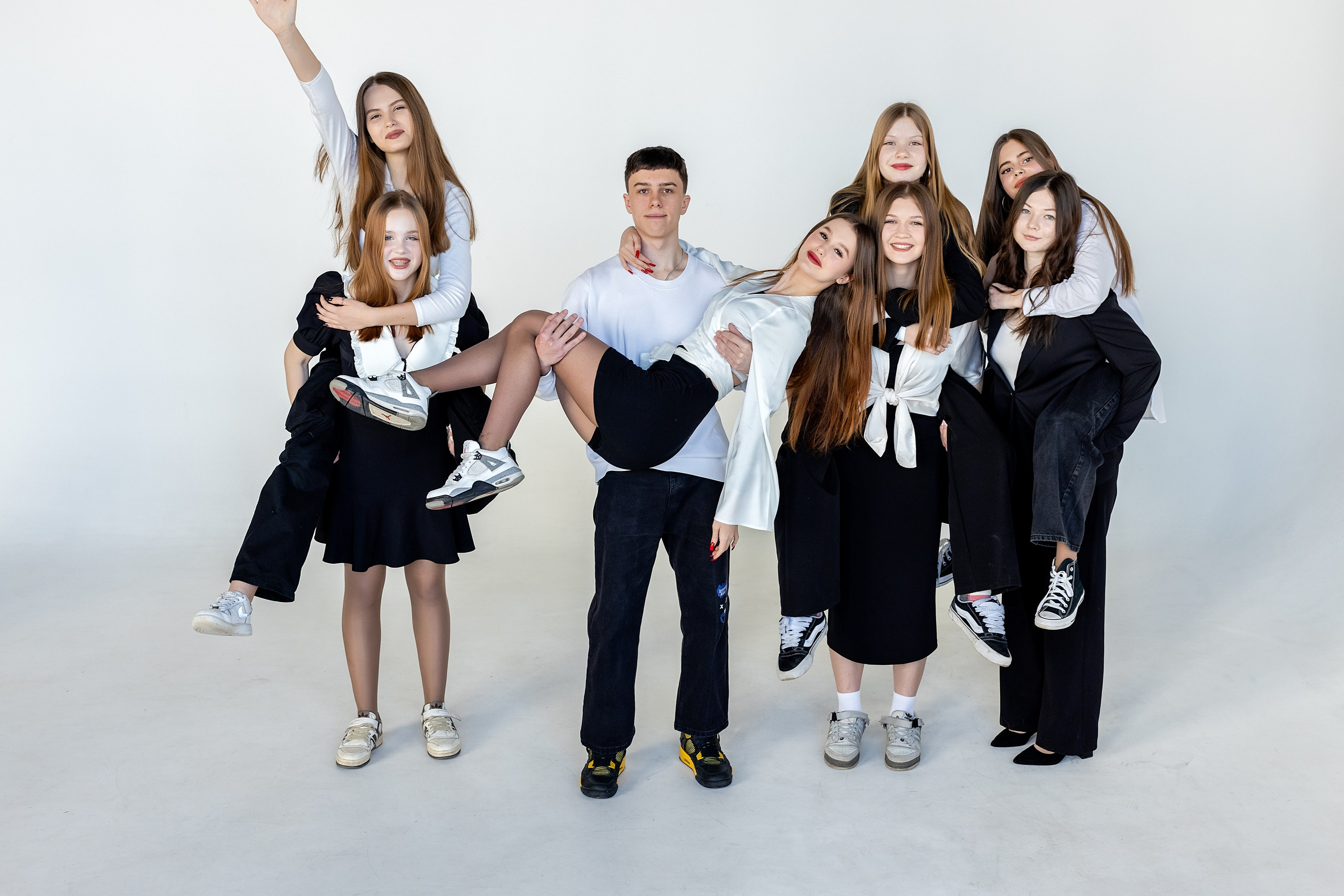 Школа 71, 9 класс. Владивосток. Стильный выпускной альбом Владивосток фотограф Вероника Мигачева