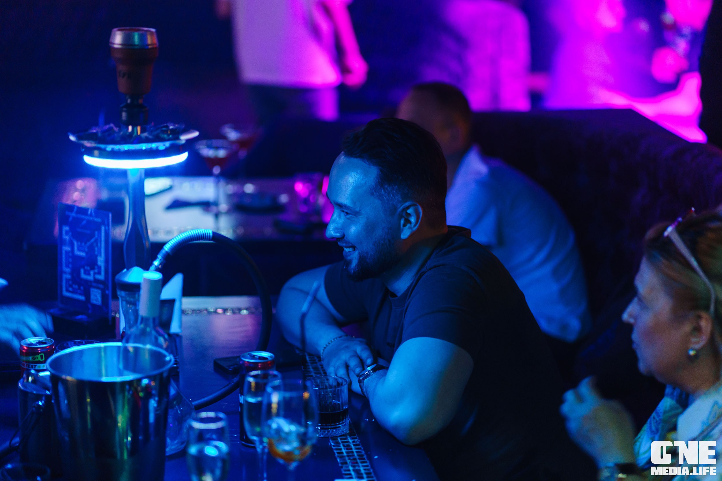 Фоторепортаж из караоке-клуба Эйфория. One Media Life: фоторепортажи, фотоотчеты с мероприятий и заведений