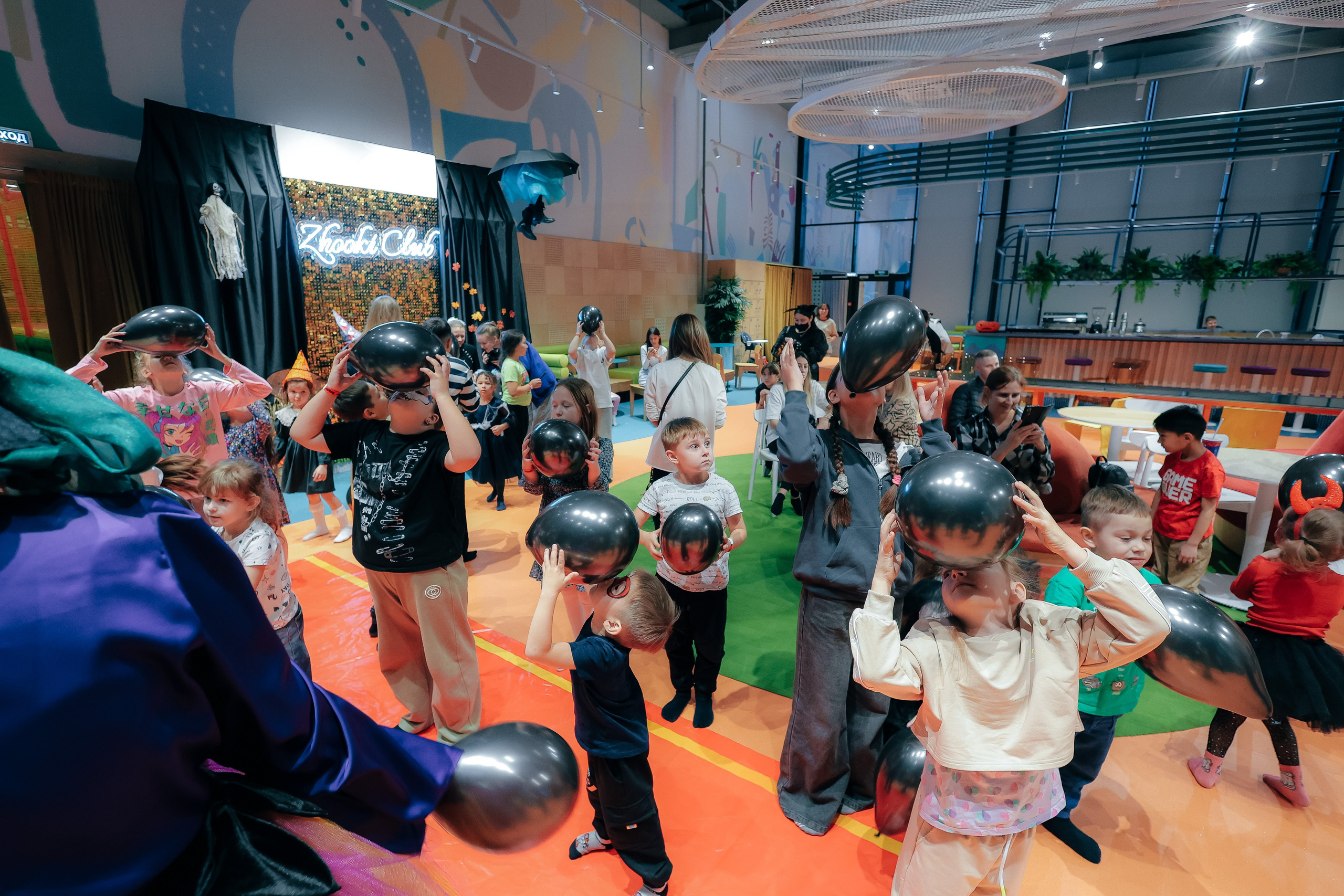 02.11 Halloween в Zhooki Park. Команда специалистов в мире фотографии и видео. Детский фотограф, семейный фотограф