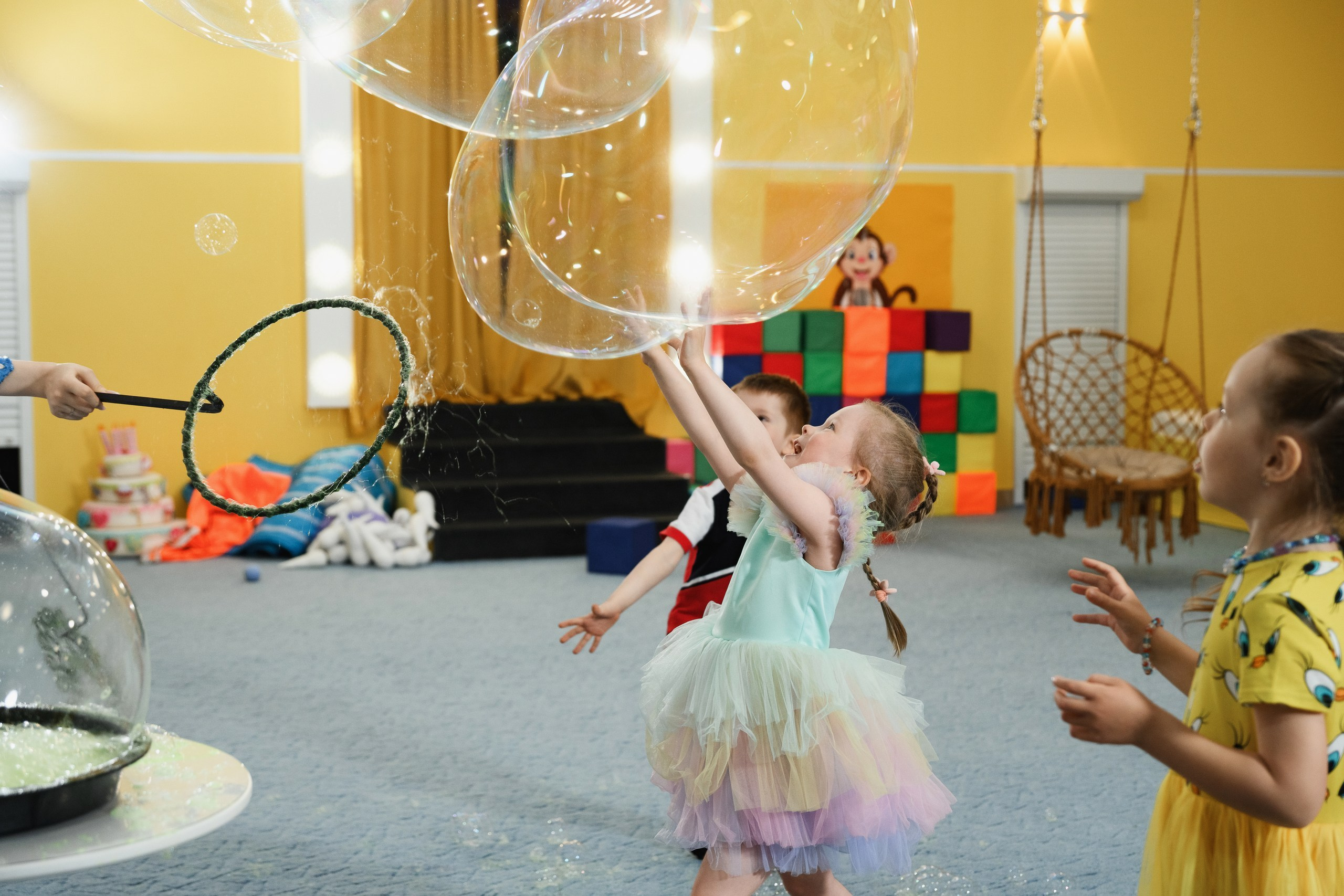 Фотосъемка детского дня рождения в Петропавловске-Камчатском, Яркая фотосессия детского праздника в Петропавловске-Камчатском, Фотосъемка дня рождения ребенка в Петропавловске-Камчатском, Веселые и эмоциональные фото детского праздника в Петропавловске-Камчатском, Стоимость фотосъемки детского дня рождения в Петропавловске-Камчатском.